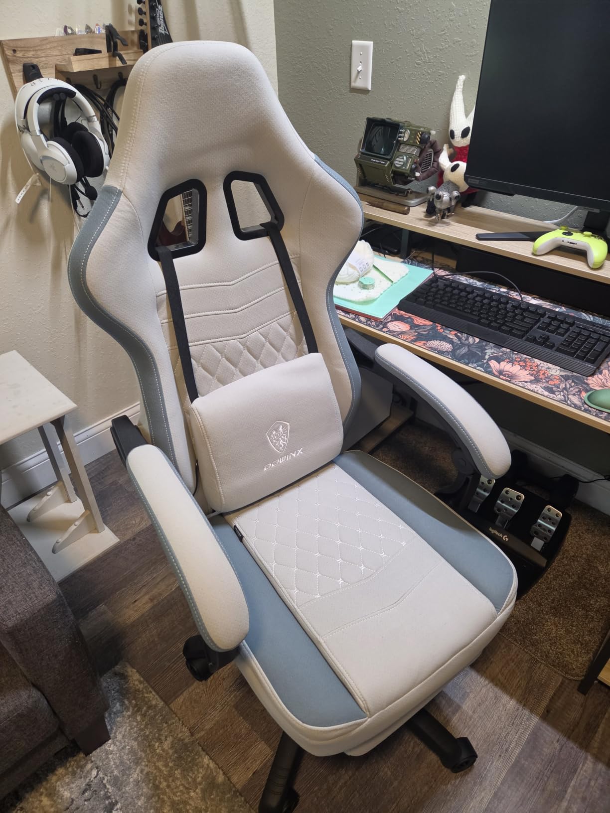 Dowinx Gaming Chair Breathable Fabric Game Chair with Gel Pad and Storage Bag, Comfortable Gamer Chair with Pocket Spring Cushion, Ergonomic Computer Chair with Footrest, Black customer photo 1