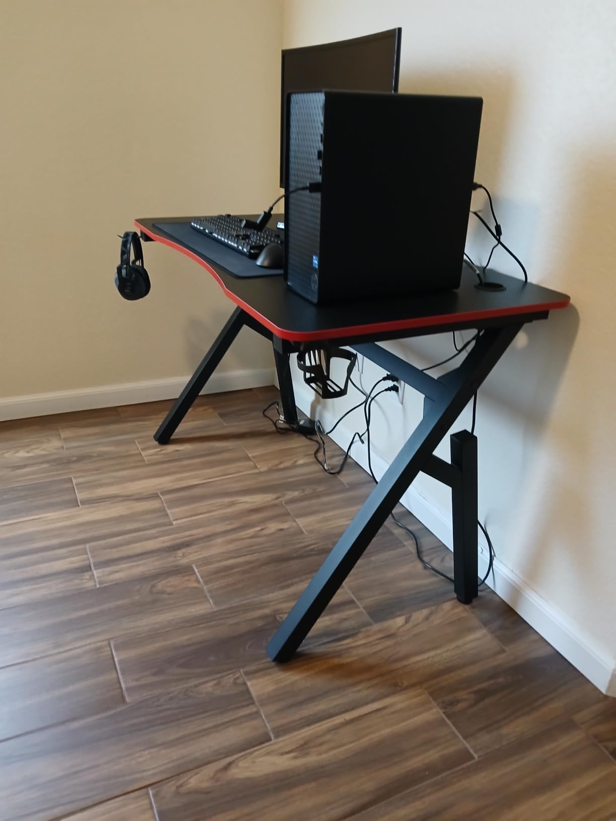 BestOffice 39 Inch Gaming Table, Red, Z-Shaped Computer Desk, with Steel Frame, Headphone Hook, Adjustable Feet, Carbon Fiber Texture, Easy to Clean, for Gaming, Home Office customer photo 2