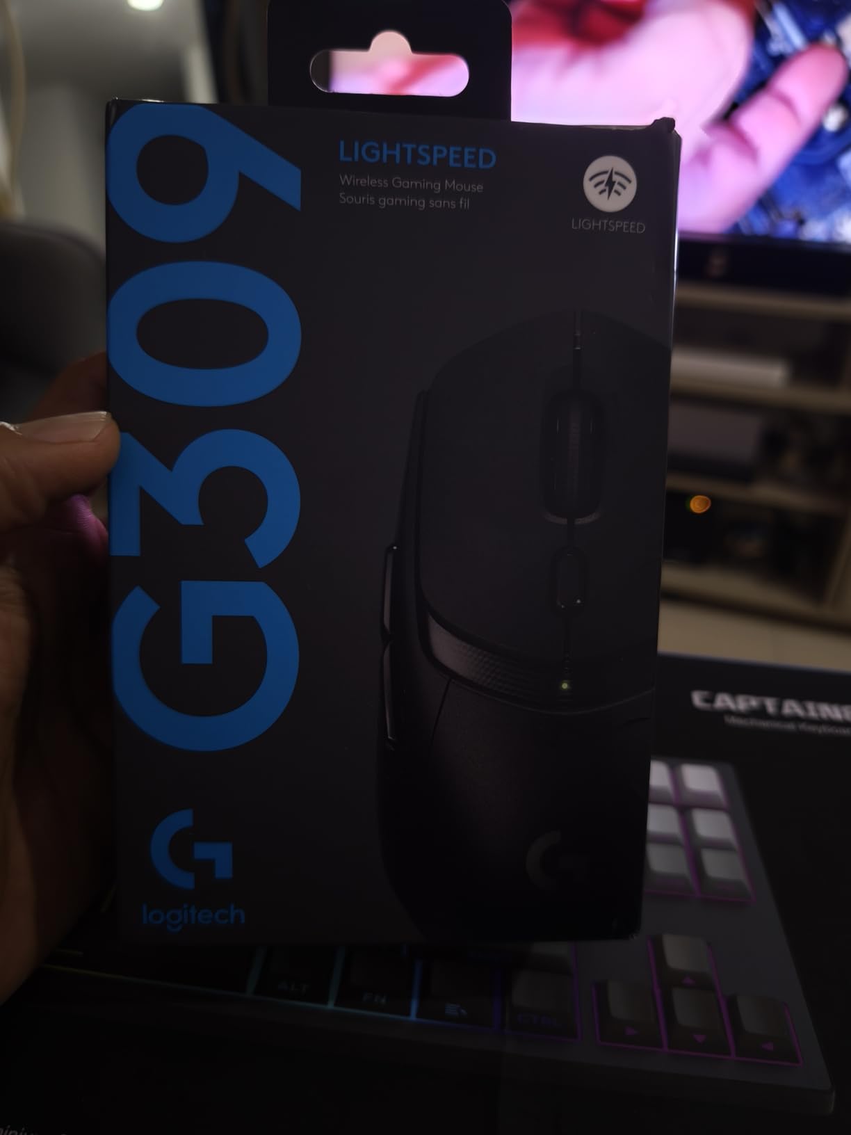 Logitech G309 Lightspeed Wireless Gaming Mouse | Optical Switches, 68g w/ PowerPlay Wireless Charging & 86g w/ AA Battery, 300+ Hr Battery Life, 6 Buttons, PC/Mac Compatible customer photo 2