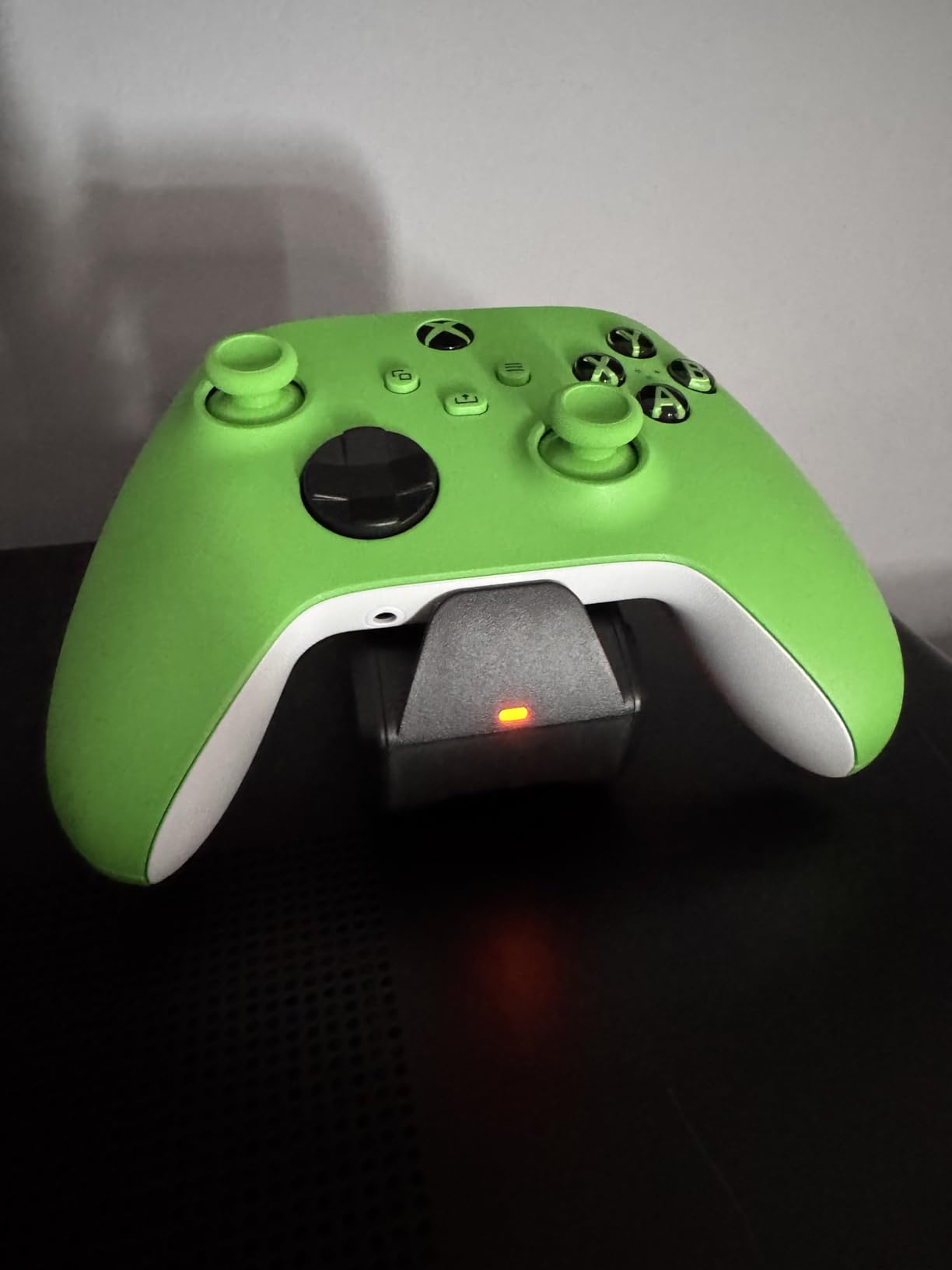 PowerA Solo Charging Stand for Xbox Series X|S - Black, Works with Xbox One, Charging Station for Xbox Wireless Controller, Officially Licensed customer photo 1