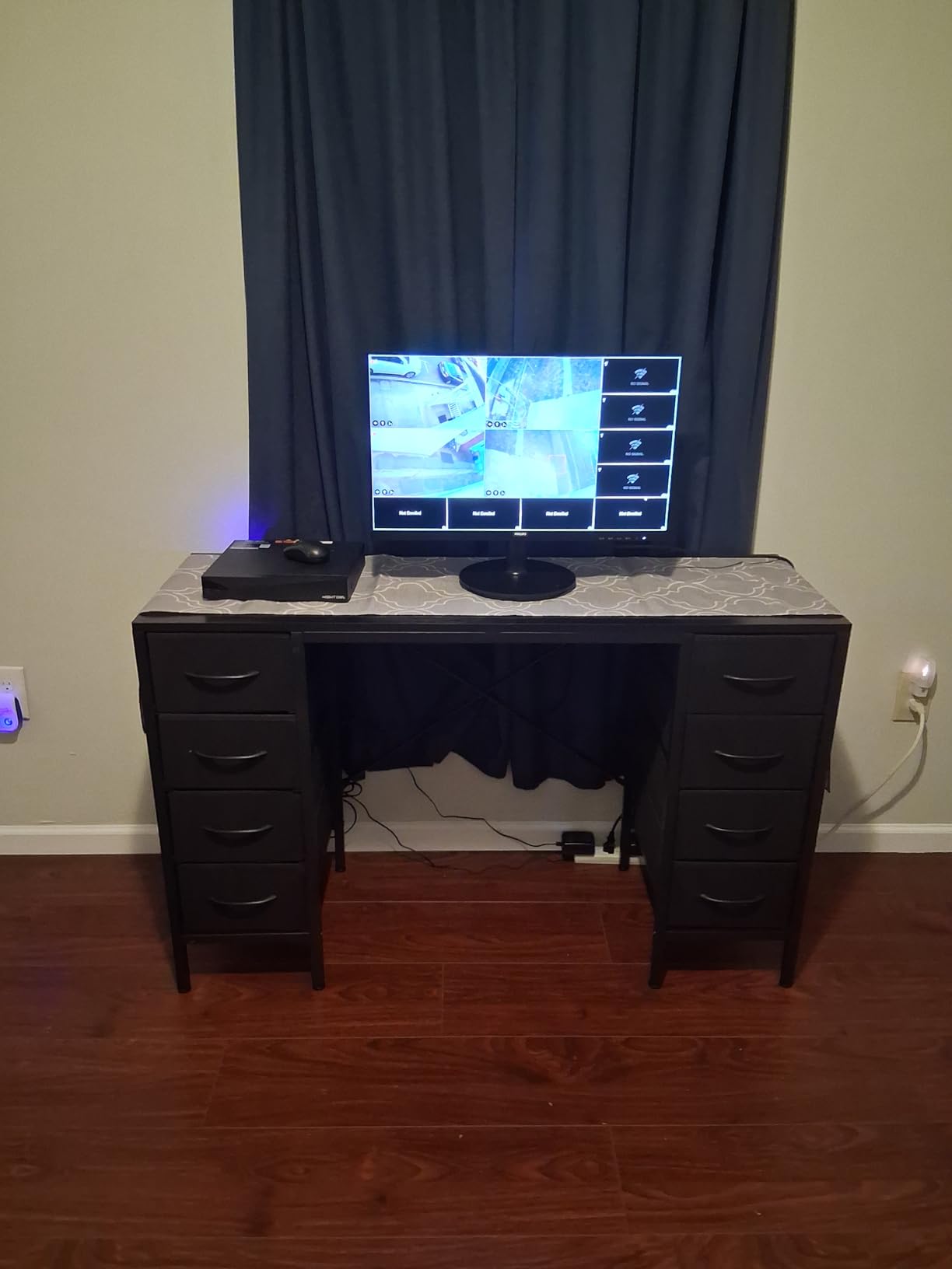 Philips 24 Inch Computer Monitor FHD 100Hz VA VESA Flicker-Free, 241V8LB customer photo 1