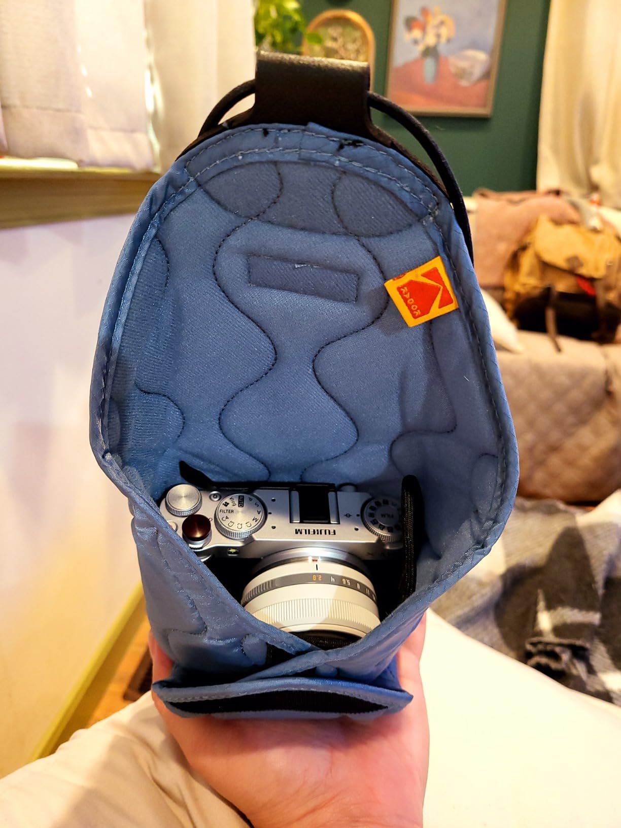 KODAK Camera Wrap Size L 38.5x38.5cm - Water-Resistant, Anti-Scratching and Dust-Free Protective Cloth for SLR Camera, Tele Lens (Black) customer photo 2