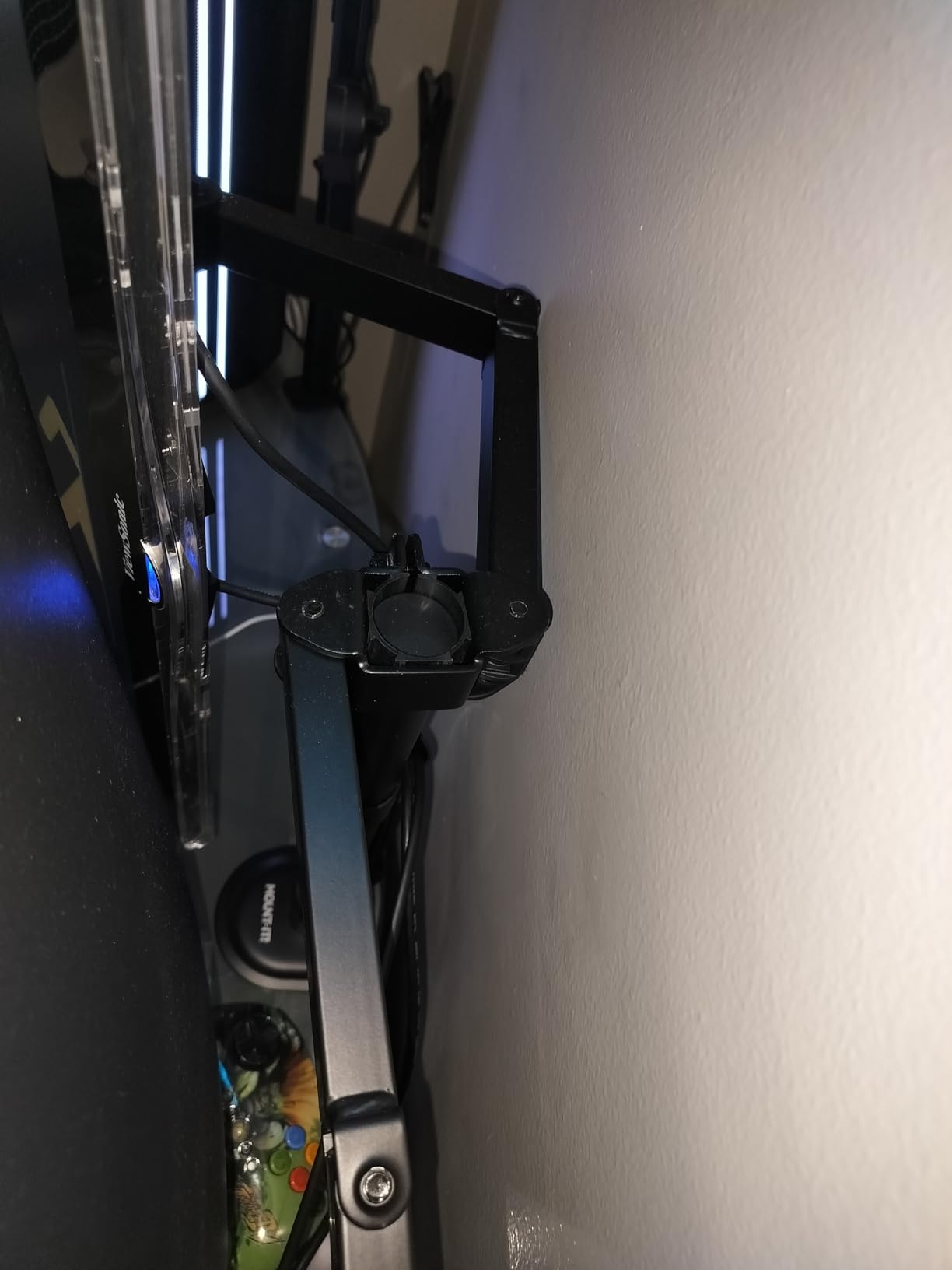 Mount-It! Dual Monitor Arm, Heavy Duty Desk Mount for 2 Screens 13-32 in, Up to 19.8 lbs Each, Full Motion Tilt Swivel Rotate, VESA 75x75 100x100, Steel, Cable Management, C-Clamp or Grommet, Black customer photo 2
