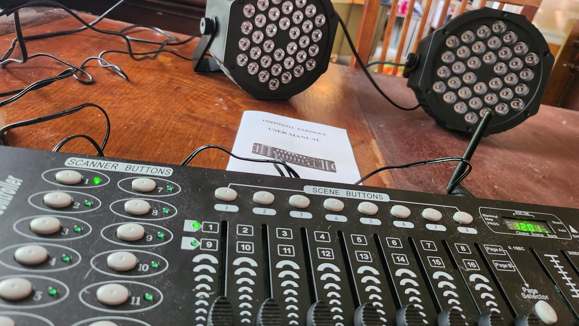 DMX Controller, 192 Channel DMX 512 Light Controller DMX Console Stage Light Controller Panel Use for Editing Program of Stage Lighting Runing for DJ, Shows, Party, Christmas and Halloween customer photo 2