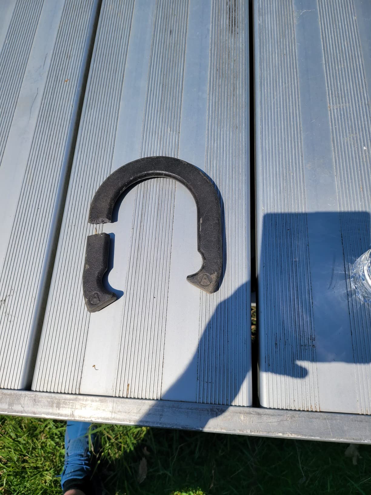 Horseshoes Outside Game Set-Portable Outdoor Horseshoe Set Includes 4 Professional Solid Steel Horseshoes with Solid Steel Stakes & Carrying Bag, Perfect for Backyard and Beach customer photo 2