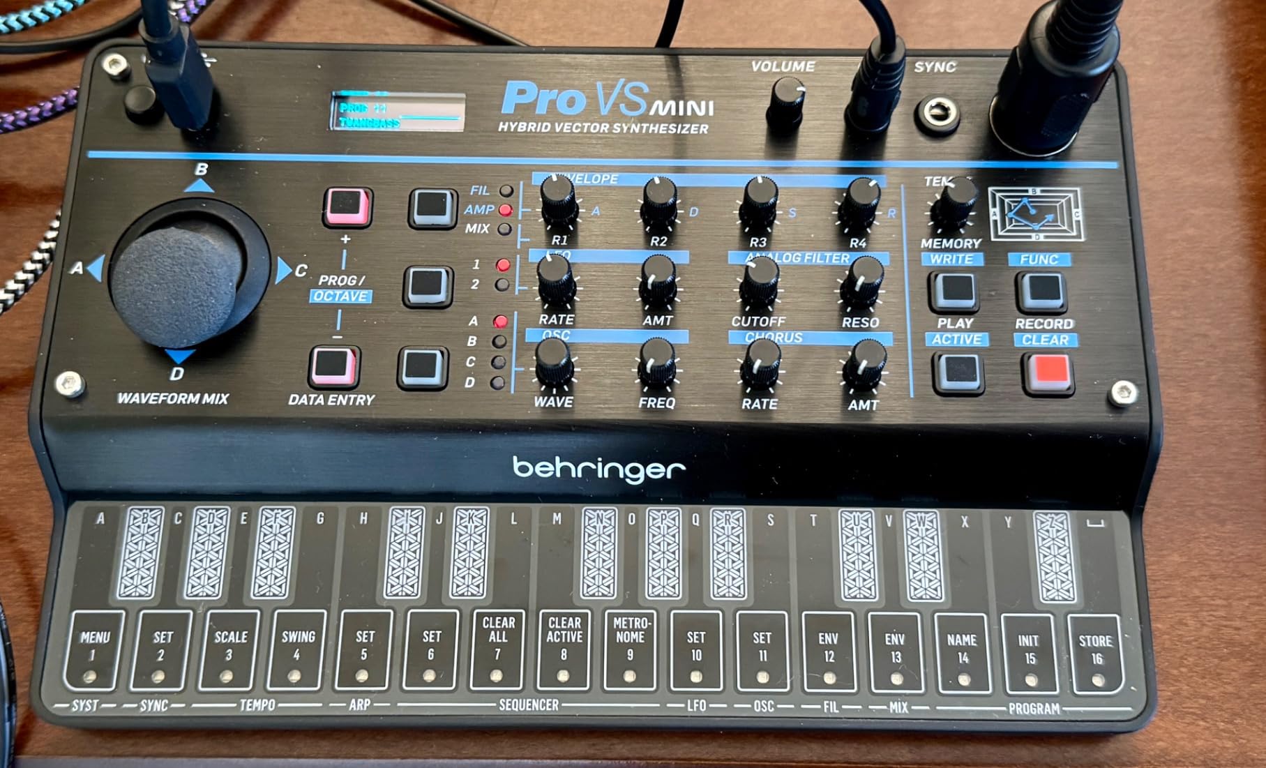 Behringer Pro VS Mini Portable 5-Voice Hybrid Synthesizer with 4 Vector Morphing Oscillators Per Voice, Analog Low-Pass Filter, 16-Step Sequencer and Arpeggiator customer photo 1