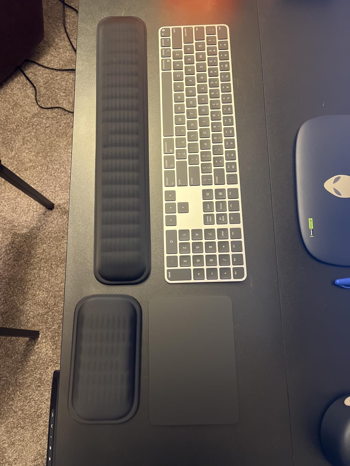 MEKASS Ergonomic Wrist Rest for Keyboard and Mouse, Soft Memory Foam Keyboard Wrist Rest Set with Non-Slip Silicone Base, Easy Typing, Pain Relief, Comfort for Office, Work, Gaming (Classic Black) customer photo 1