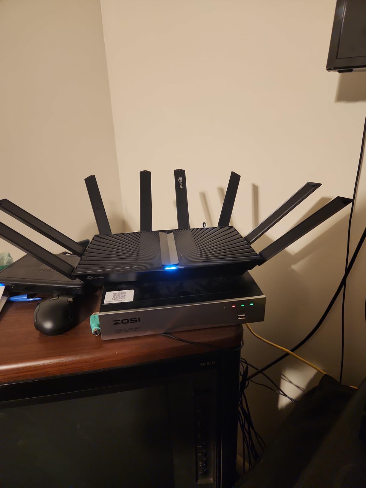 TP-Link Archer AXE7800 Tri-Band Wi-Fi 6E Router - Black (Renewed) customer photo 1