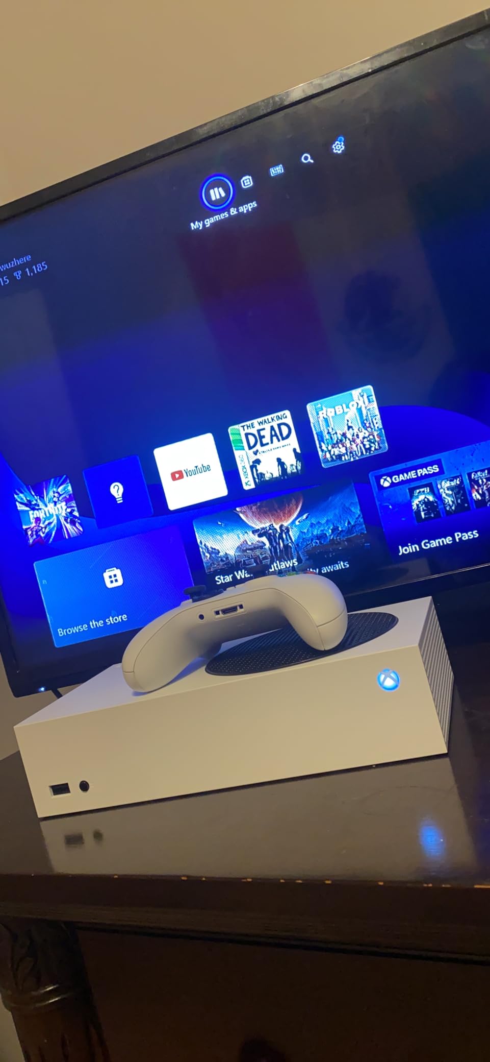 Xbox Series S Starter Bundle - Includes hundreds of games with Game Pass Ultimate 3 Month Membership - 512GB SSD All-Digital Gaming Console customer photo 1