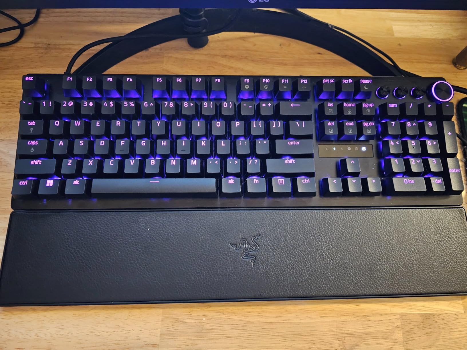 Razer Huntsman V3 Pro Mini 60% Esports Gaming Keyboard, Black | Analog Optical Switches, Razer Snap Tap, Rapid Trigger, Adjustable Actuation, Dual-Purpose Mod Keys, Doubleshot PBT Keycaps customer photo 2