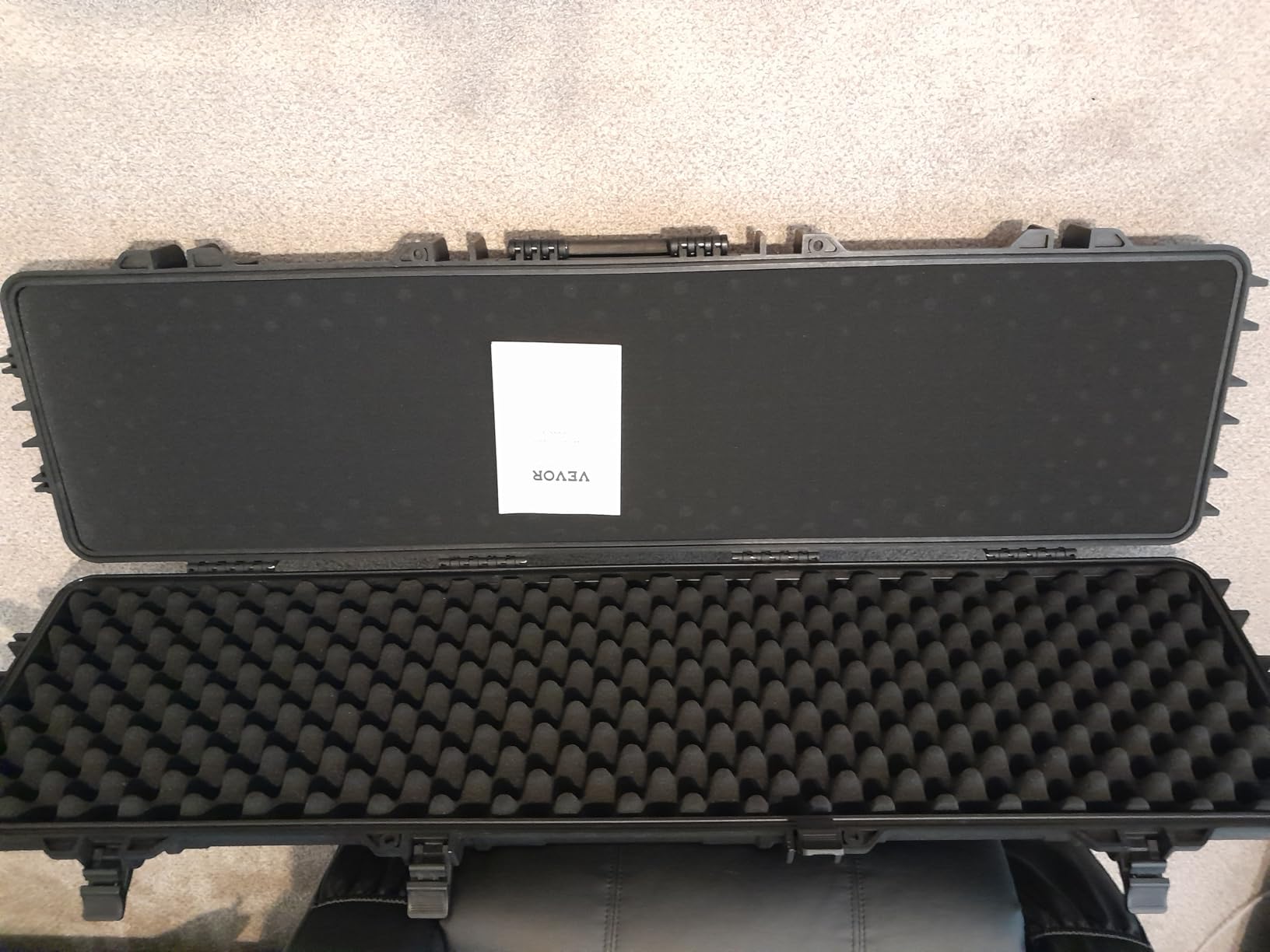 VEVOR Rifle Case, Rifle Hard Case with 4 Layers Fully-protective Foams, Lockable Hard Gun Case with Wheels, IP67 Waterproof & Crushproof customer photo 1