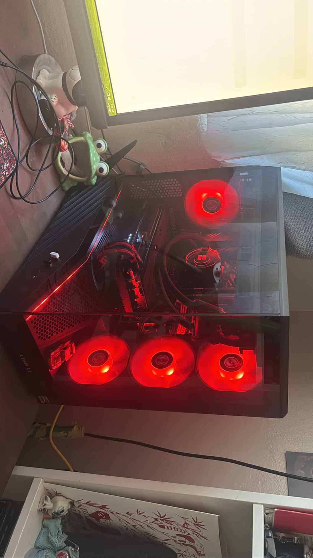 ASRock Radeon RX 7700 XT Challenger 12GB OC Graphics Card, AMD RDNA 3 Architecture, 12GB GDDR6, 2584 MHz Boost Clock, 3X DisplayPort 2.1, 1x HDMI 2.1, Dual Fan Cooling customer photo 2