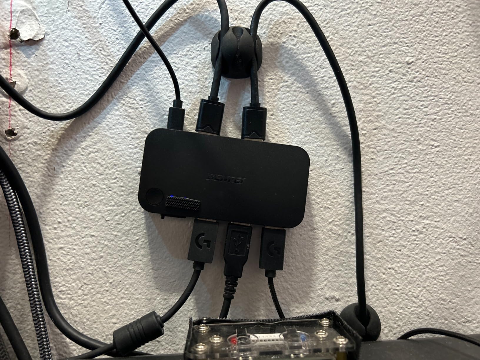 BENFEI USB 3.0 Switch, USB Switch 2 Computers Share 4 USB for PC, Mouse, Keyboard, Printer, Scanner, USB KVM Switch Selector Compatible with Windows, Mac, Linux customer photo 1