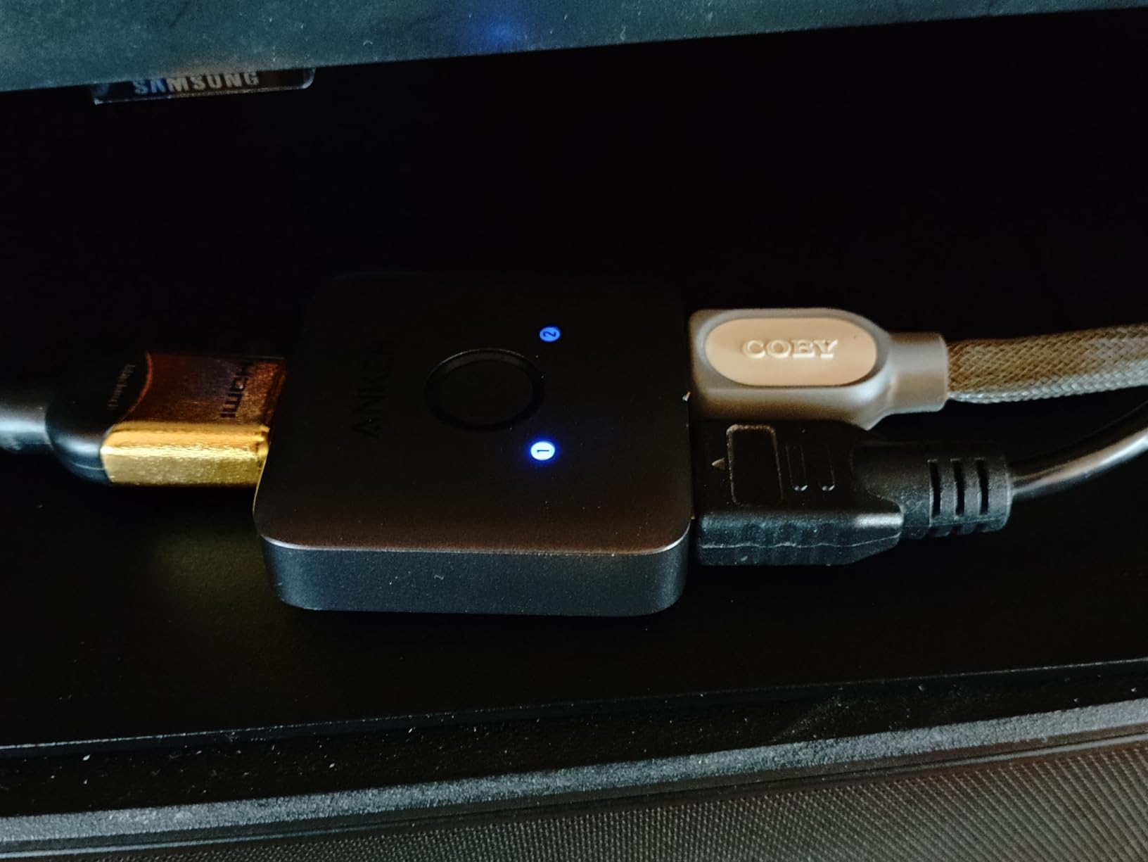 Anker HDMI Switch, 2 in 1 Out HDMI Switcher, Monitor Switch with 4K@60Hz | Smooth Finish, Supports HDR/3D/Dolby, for Laptops/PC/Xbox/PS5/PS4/Projector, and More customer photo 1