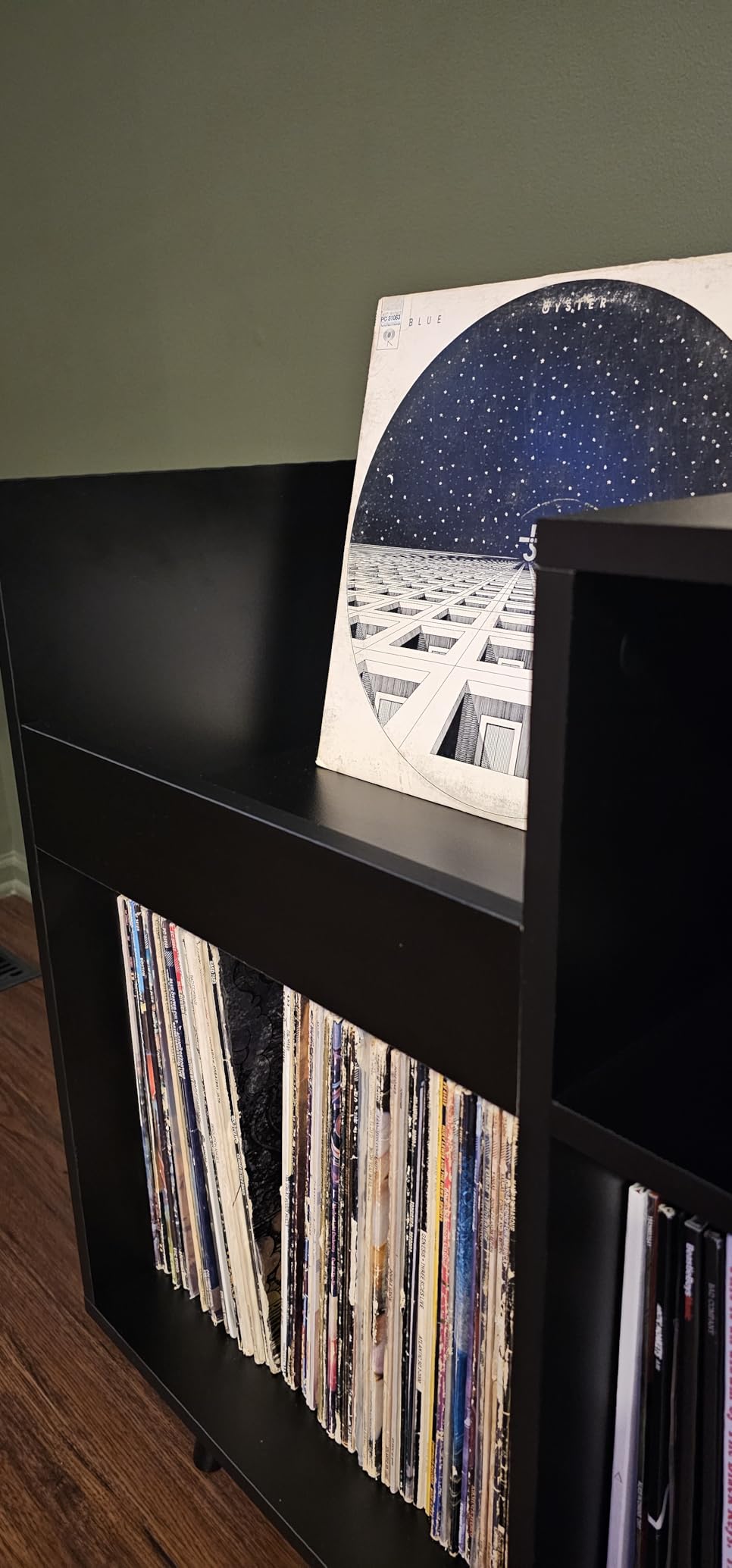 Record Player Stand with Charging Station & USB Ports, Mid-Century Turntable Stand Table Holds Up to 300 Albums customer photo 1