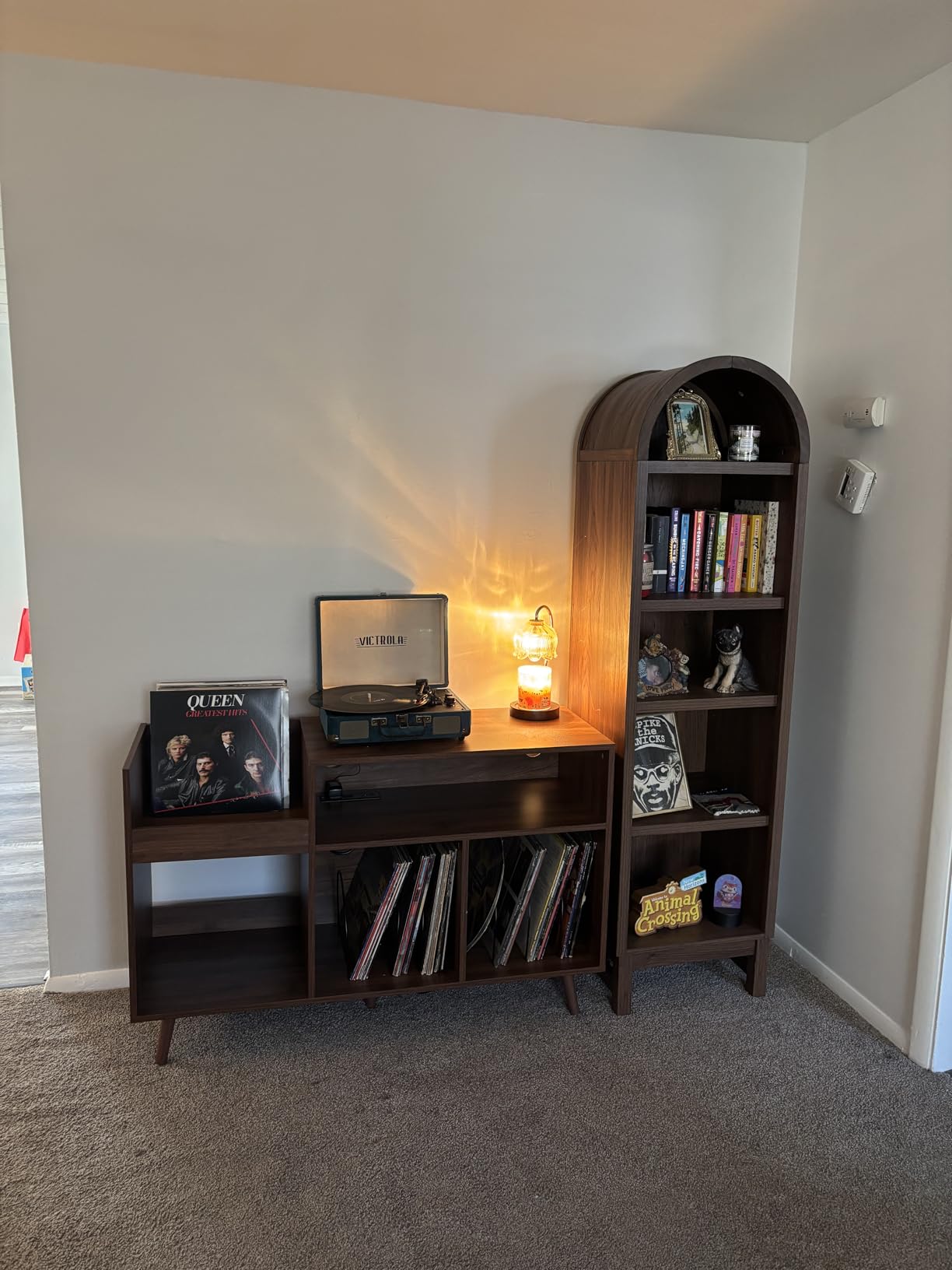 Record Player Stand with Charging Station & USB Ports, Mid-Century Turntable Stand Table Holds Up to 300 Albums customer photo 2