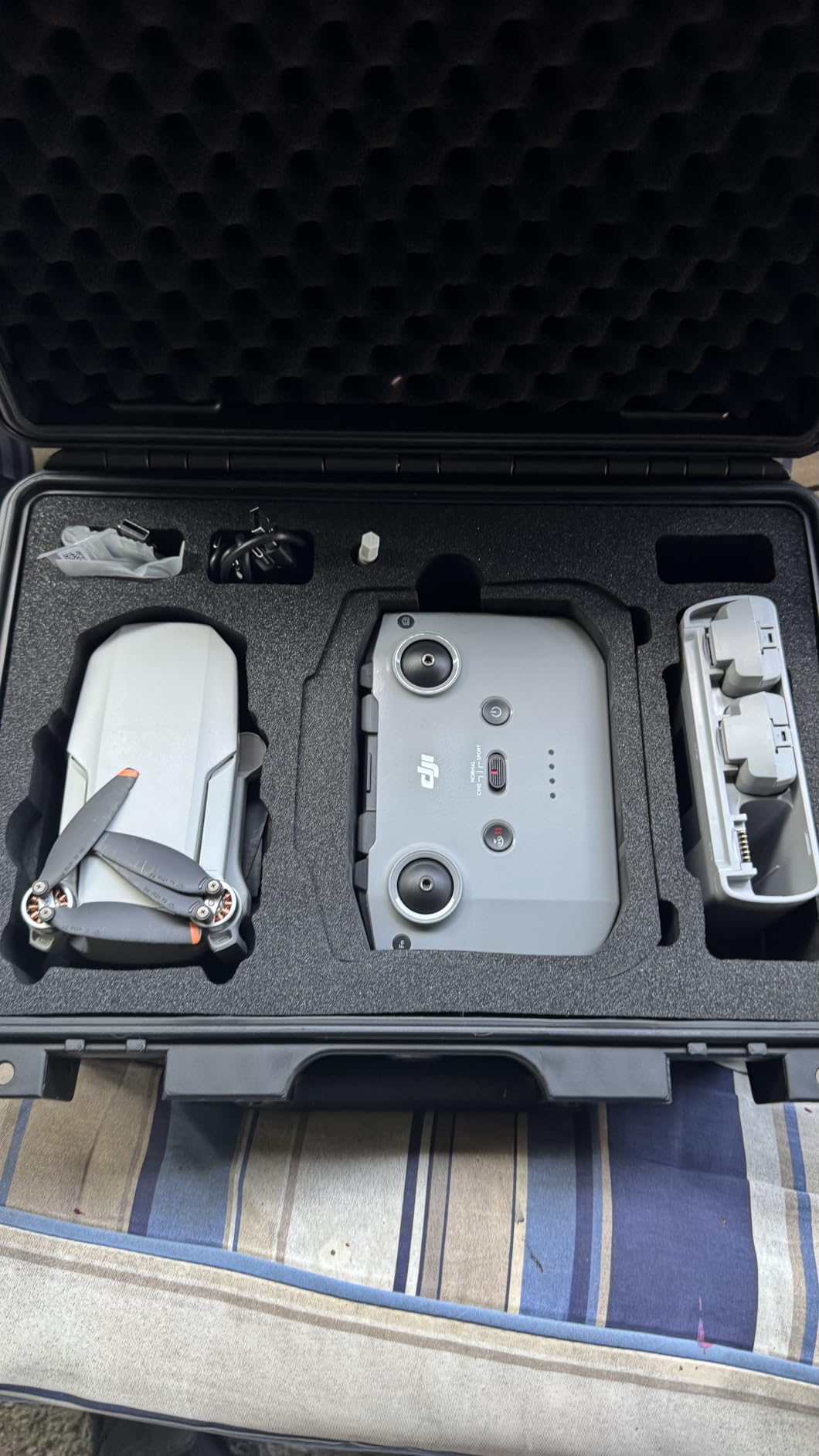 Lykus Titan MM410 Waterproof Hard Case for DJI Mini 4 Pro/Mini 3/Pro and RC2/RC/RC-N2/N1, Support 7 batteries and RC lanyard customer photo 1