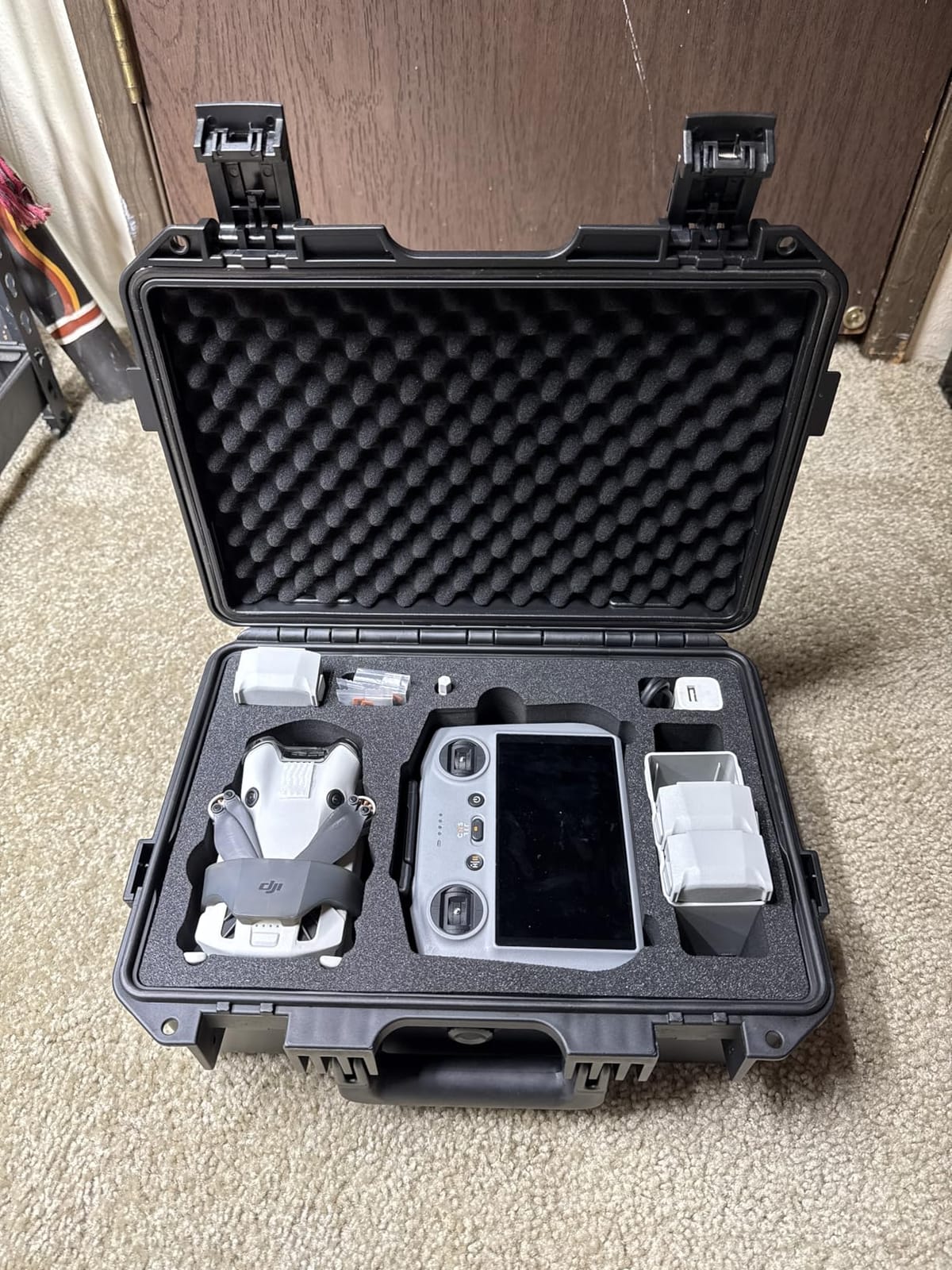 Lykus Titan MM410 Waterproof Hard Case for DJI Mini 4 Pro/Mini 3/Pro and RC2/RC/RC-N2/N1, Support 7 batteries and RC lanyard customer photo 2