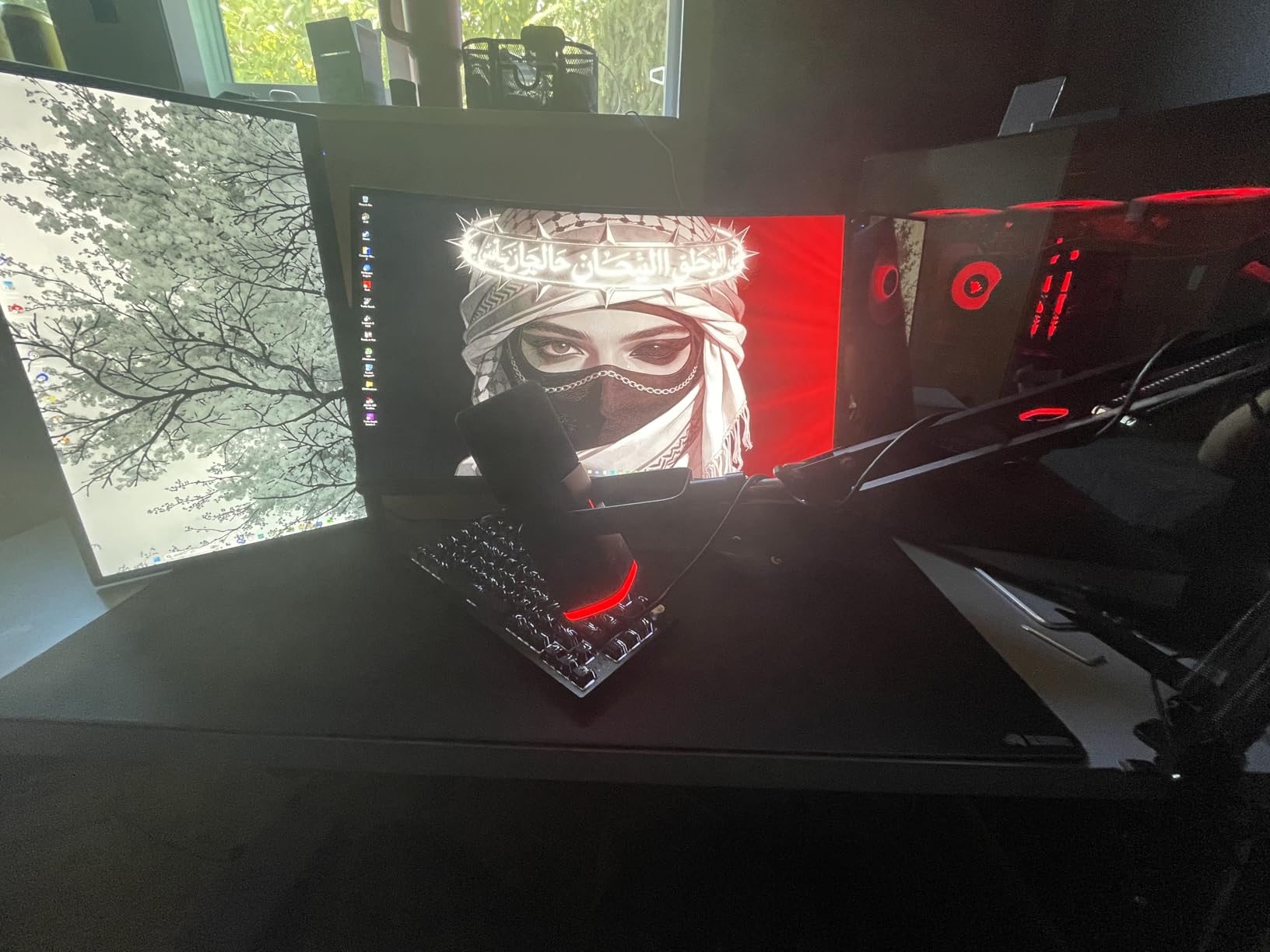 HUANUO Dual Monitor Mount for 2 Monitors up to 32 inches, Each Arm Holds Max 22lbs, Dual Monitor Stand with Advanced System, Height-Adjustable/Tilt/Swivel/Rotate, VESA Standard 75mm or 100mm customer photo 2