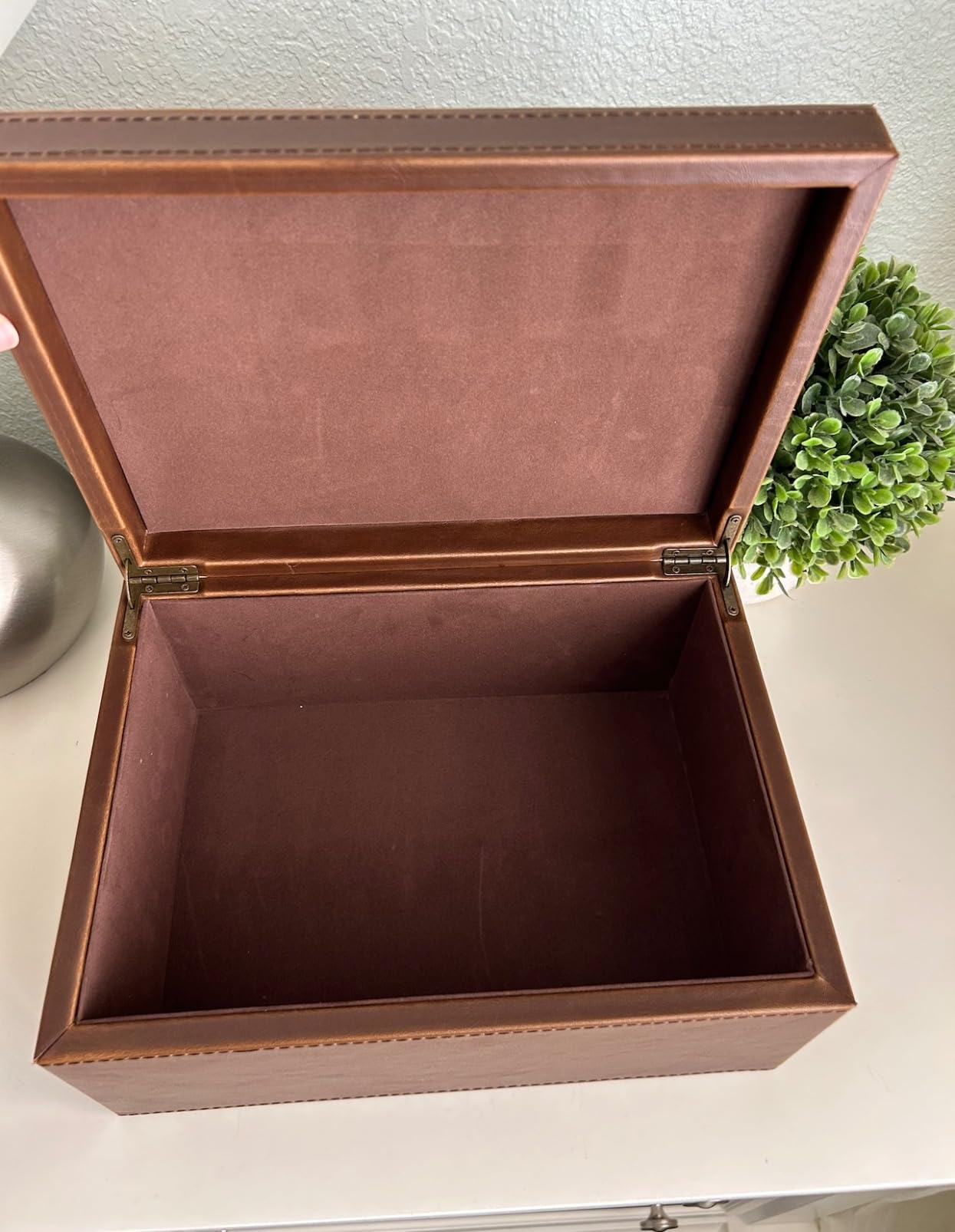 HofferRuffer Faux Leather Decorative Box, Large Wooden Structure Keepsake Box Accessory Organizer Jewelry Organizer with Hinged Lid, Storage Container for Home or Office (Black) customer photo 2