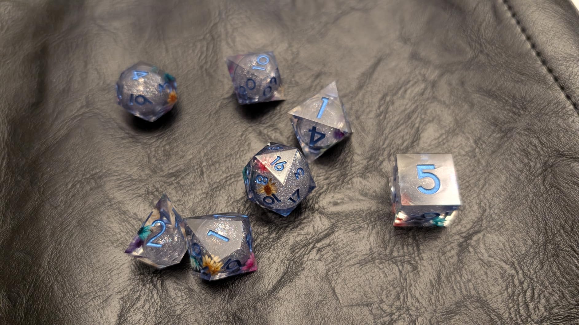 Liquid Core DND Dice Set, 7pcs Sharp Edge Dice for Role Playing Dungeons and Dragons Ttrpg with Gift Box, Handmade Resin D&D Dice RPG Role Playing Games Dice Set(Purple&Blue Quicksand) customer photo 1