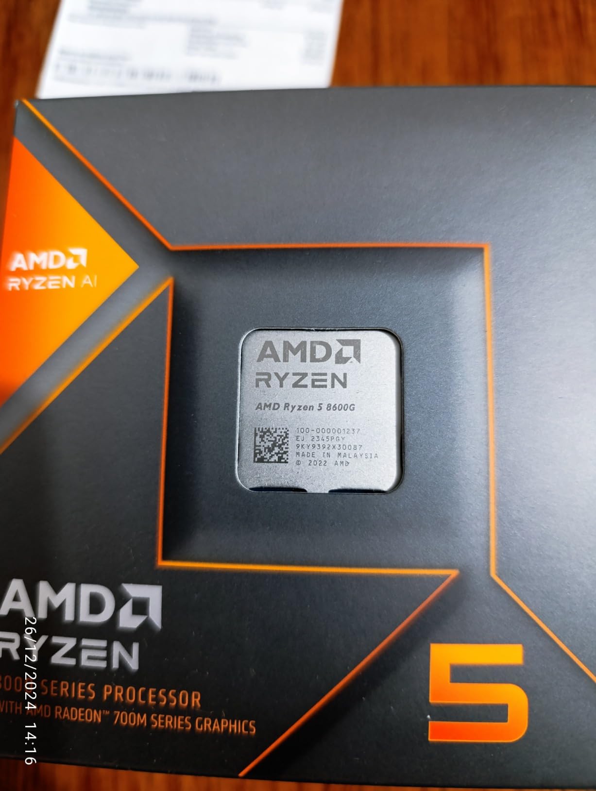 AMD Ryzen 5 8600G 6-Core, 12-Thread Desktop Processor customer photo 2