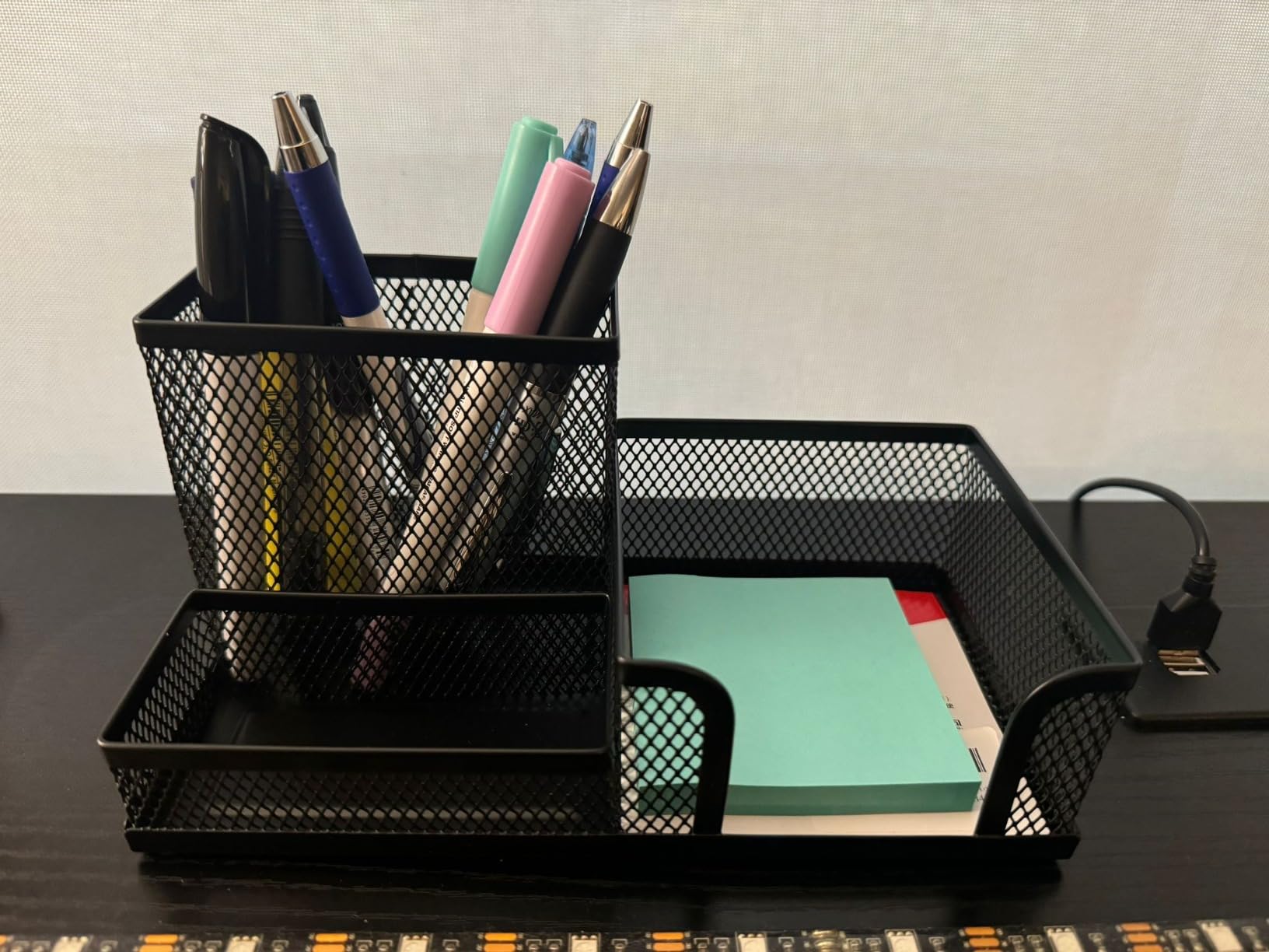 M&G Mesh Pen Holder Desk Organizers Pencil Holder for Desk Black, 3 Compartments Metal Office Supply Organizer with Sticky Notes Holder for School Home Office customer photo 1
