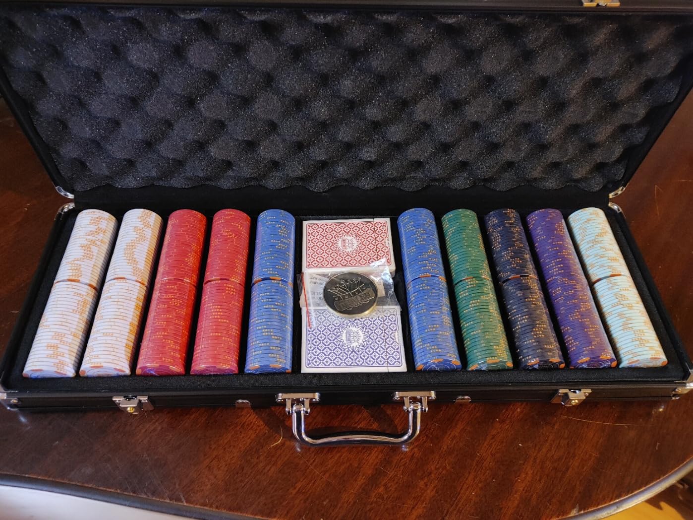 GUTSHOT Premium Ceramic Poker Chips Set with Luxury Case – Casino-Grade Poker Chips for Texas Hold'em, Blackjack & Card Games, Durable Chips for Home & Tournament Play customer photo 1