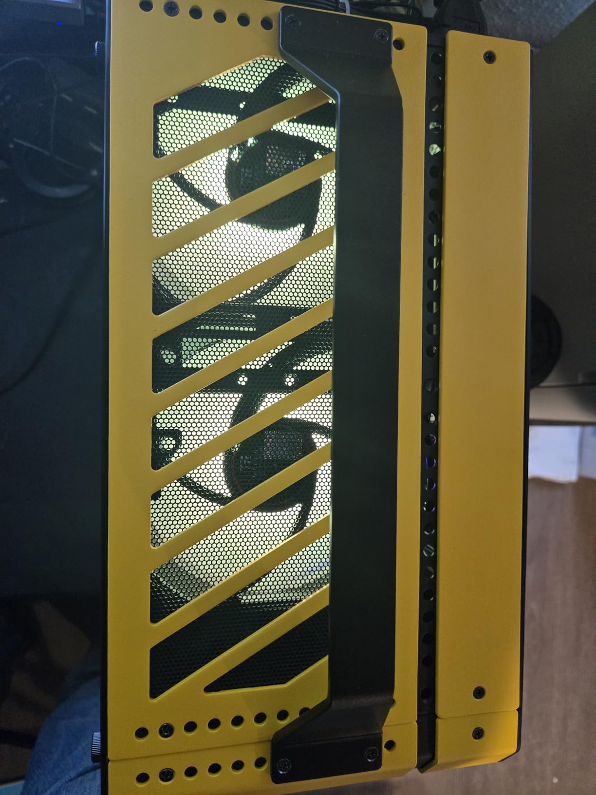 Mechanic Master C28 Compact MATX Portable Gaming Case customer photo 2