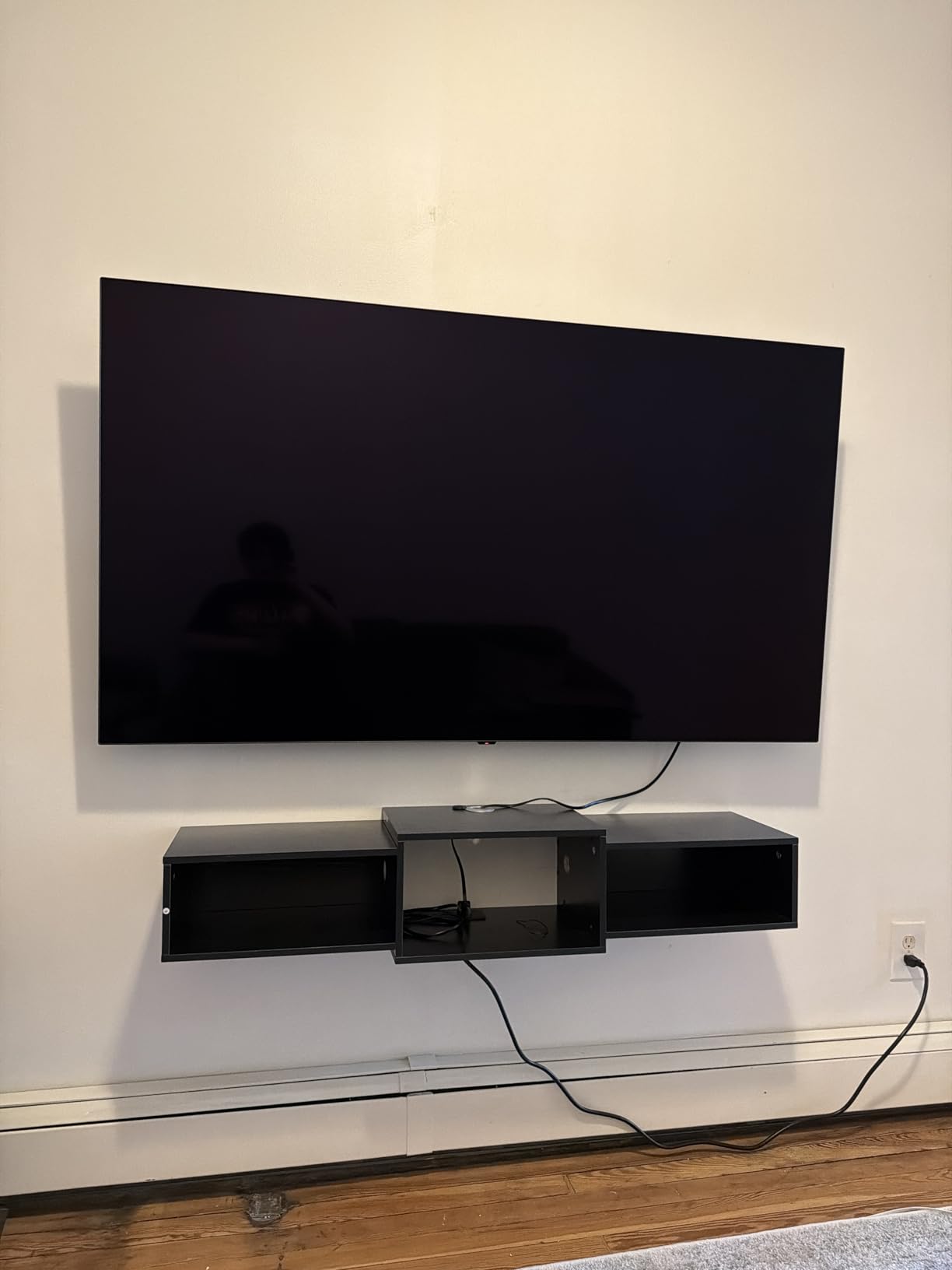 IBUYKE Floating TV Stand Wall Mounted with Power Outlet, Modern Wood Wall Mounted Media Console Shelf, Floating Entertainment Center for Under TV Storage for Living Room Bedroom Office, Black WST001B- customer photo 2