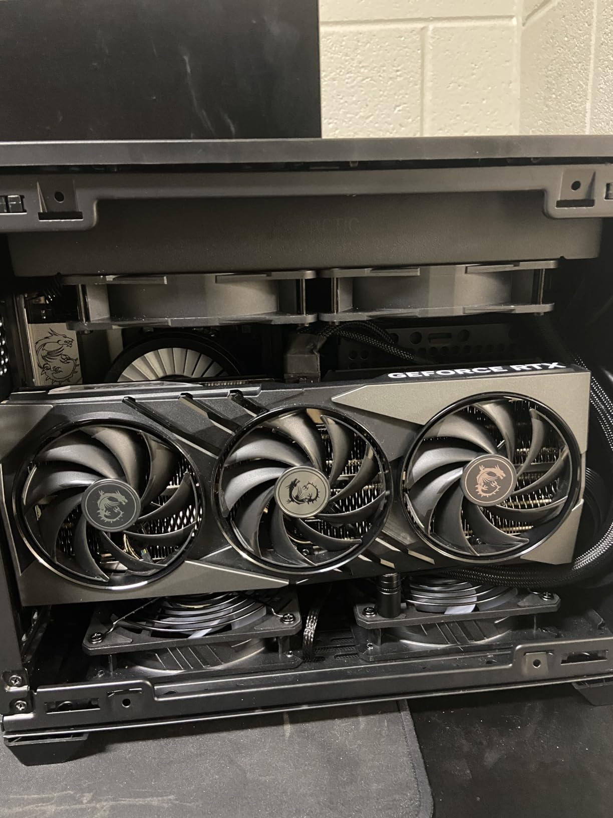 MSI Gaming RTX 4070 Ti Super 16G Gaming X Slim Graphics Card (NVIDIA RTX 4070 Ti Super, 256-Bit, Extreme Clock: 2685 MHz, 16GB GDRR6X 21 Gbps, HDMI/DP, Ada Lovelace Architecture) customer photo 2