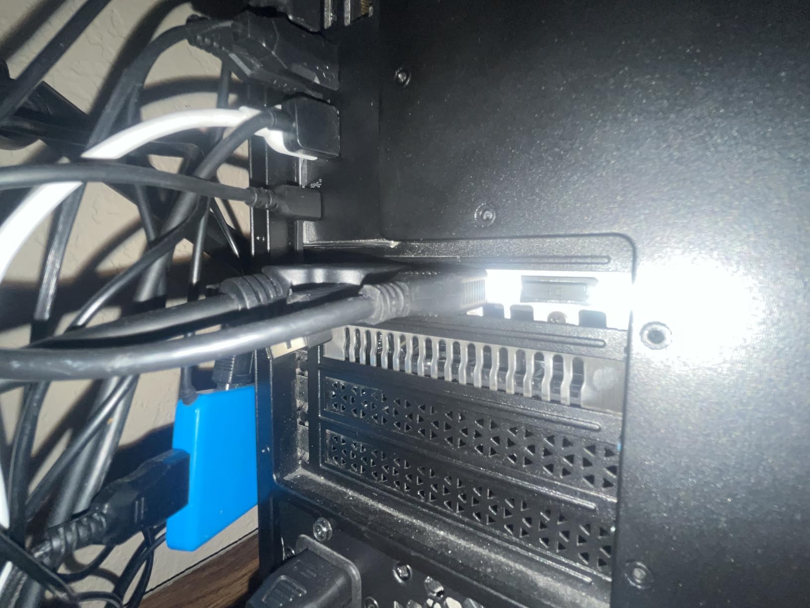 ASUS Dual GeForce RTX 3050 6GB GDDR6 OC Edition Gaming Graphics Card | PCIe 4.0, DLSS 3, HDMI 2.1, DisplayPort 1.4a, DVI-D, IP5X Dust Resistance, Stainless Steel Bracket customer photo 1