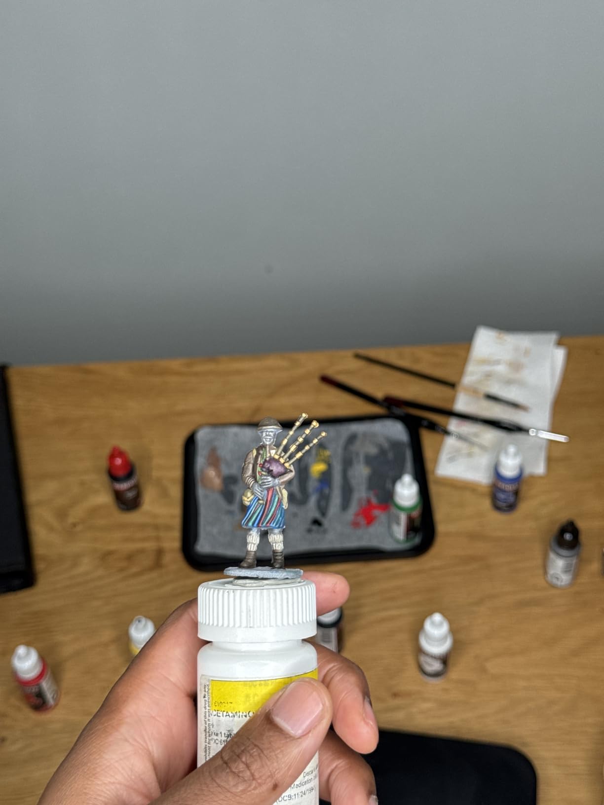 The Army Painter, Warpaints Fanatic Starter Set, 11 x 18 ml | Incl. Metallics, Wash, Brush-On Primer, 1 Figures 28mm & 1 Brush - Acrylic Paint Set, For Dnd & Warhammer 40K Miniatures customer photo 1