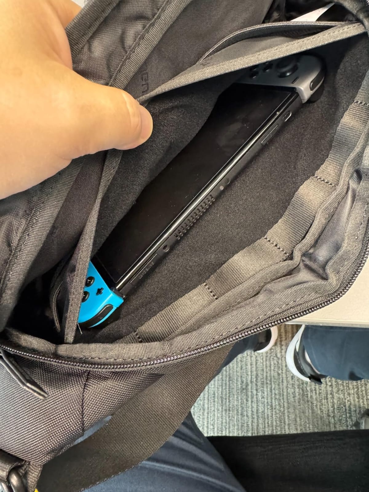 Spigen Life EDC Sling Bag, Carrying Case & Shoulder Bag | For ROG Ally X, Legion Go, PS Portal, Steam Deck, Switch, iPad Mini - Black customer photo 1