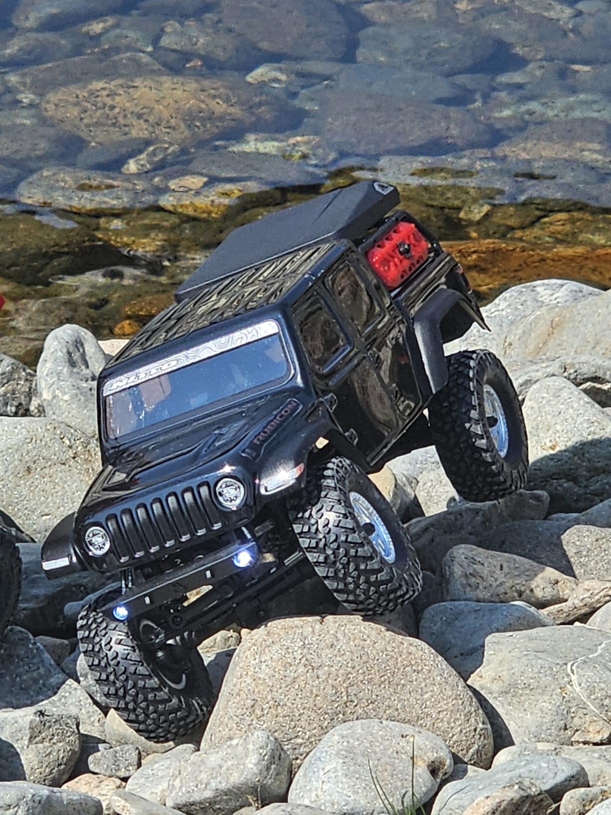 Axial SCX24 Jeep Gladiator RC Truck 4WD Rock Crawler Green AXI00005V2T3 | Brushed, RTR Ready-To-Run, Nothing Needed to Complete customer photo 2
