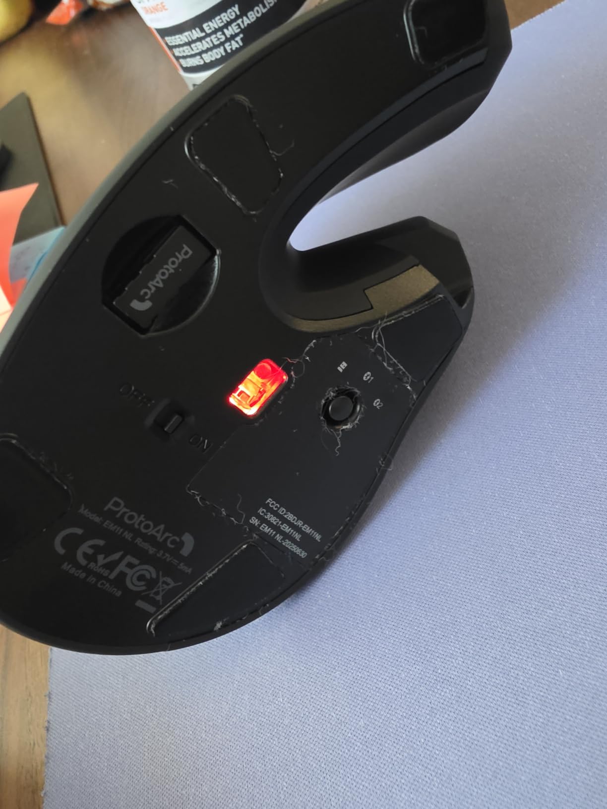 ProtoArc EM11 NL Wireless Ergonomic Vertical Mouse, Rechargeable, Black | 58 degree vertical design supports a natural wrist posture, connect 3 devices via Bluetooth/2.4G USB-A, 500mAh USB-C rechargeable customer photo 2