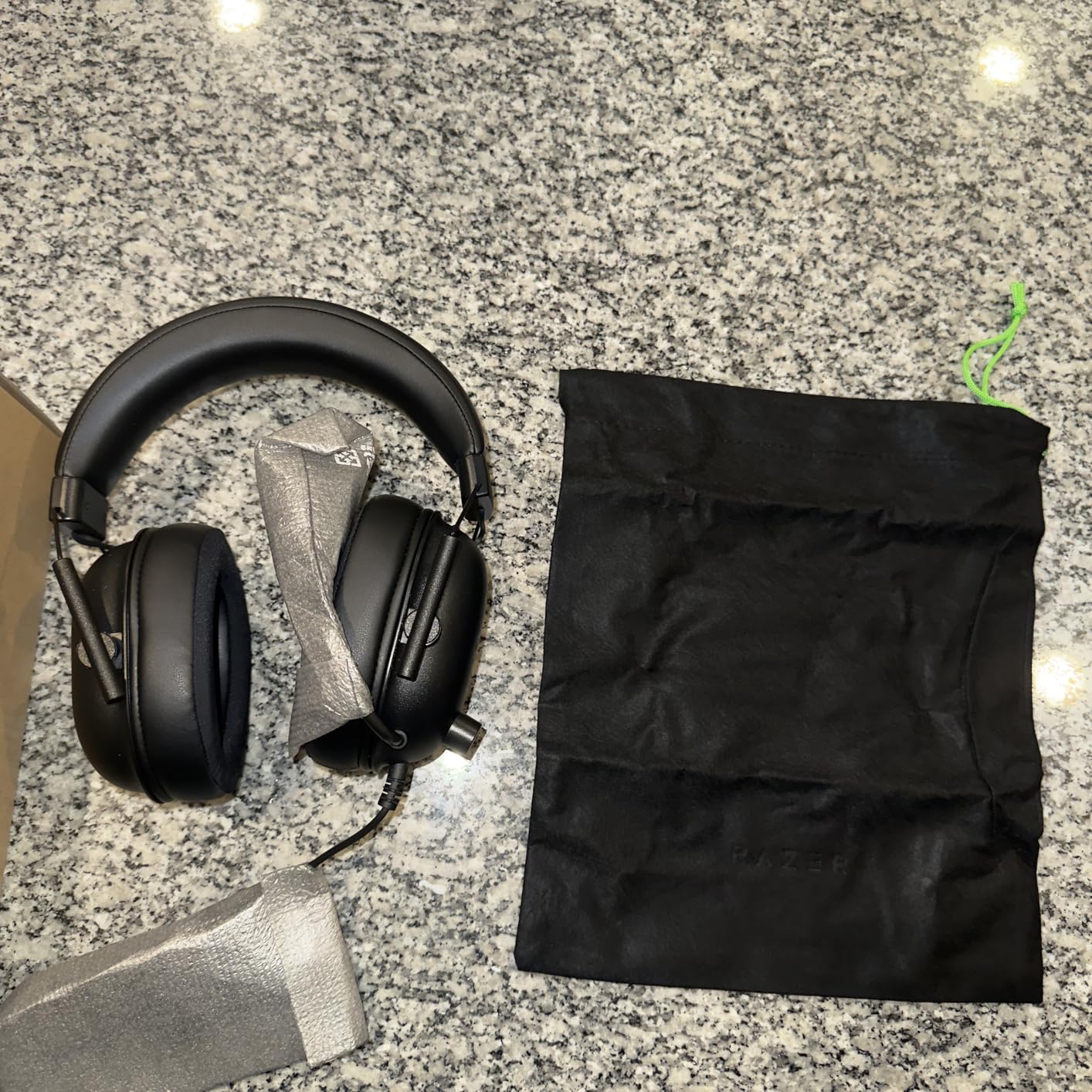 Razer BlackShark V2 X Xbox Gaming Headset, 3.5mm Audio Jack, Black | 50mm Drivers, Cardioid Mic, Lightweight, Comfortable Noise Isolating Earcups, for Xbox Series X, Series S, PS5, PC, Switch customer photo 1