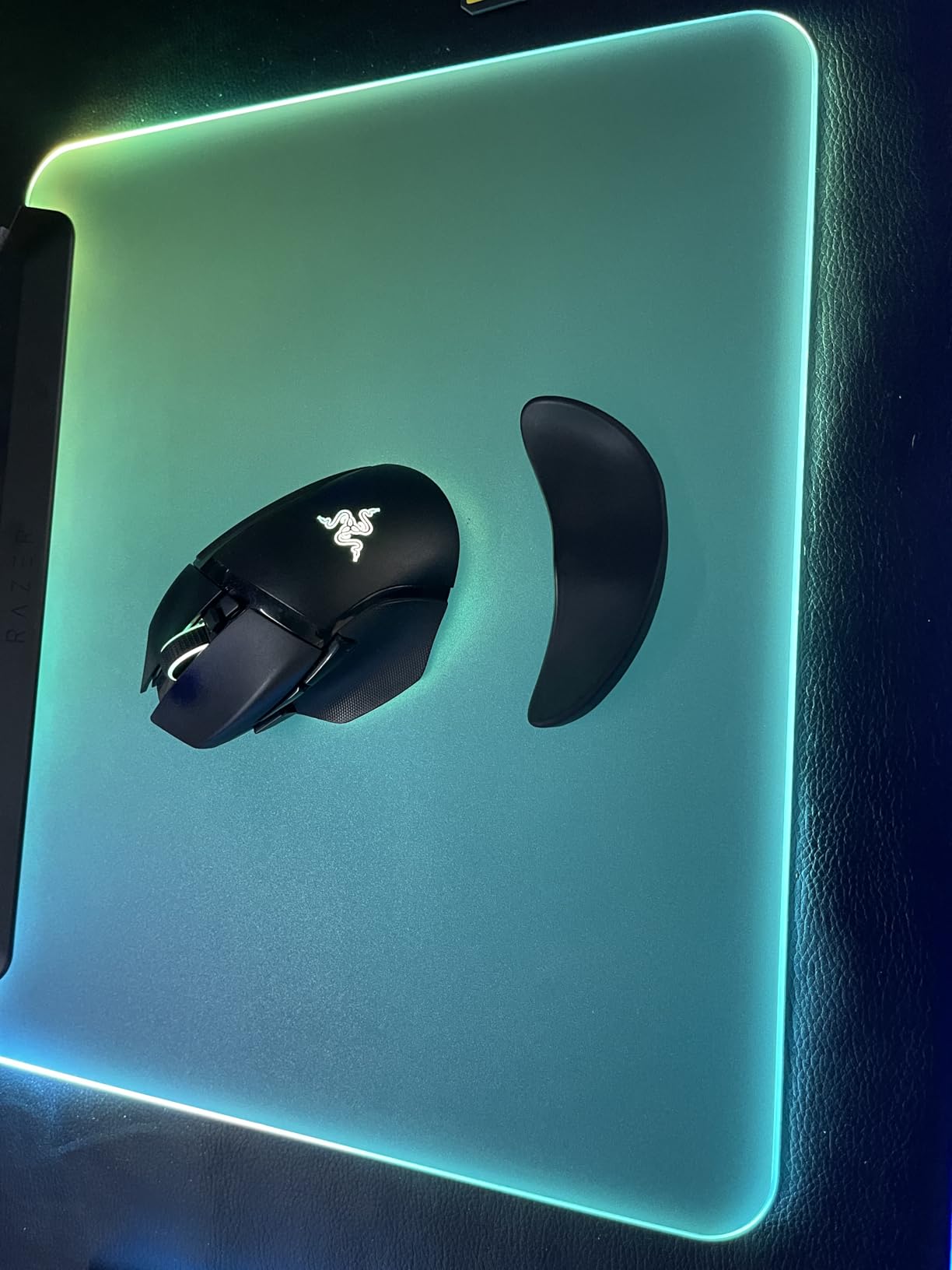 Razer Firefly V2 Pro Fully Illuminated RGB Gaming Mouse Mat customer photo 1