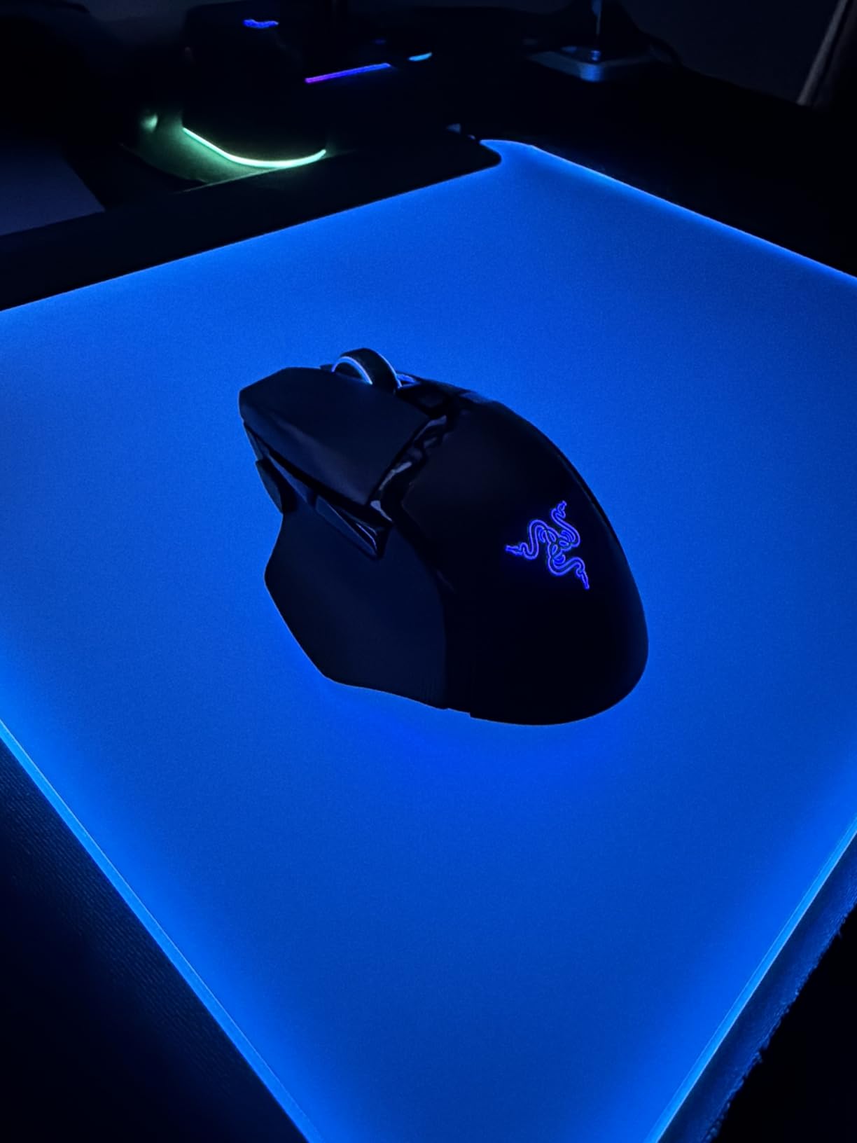 Razer Firefly V2 Pro Fully Illuminated RGB Gaming Mouse Mat customer photo 2