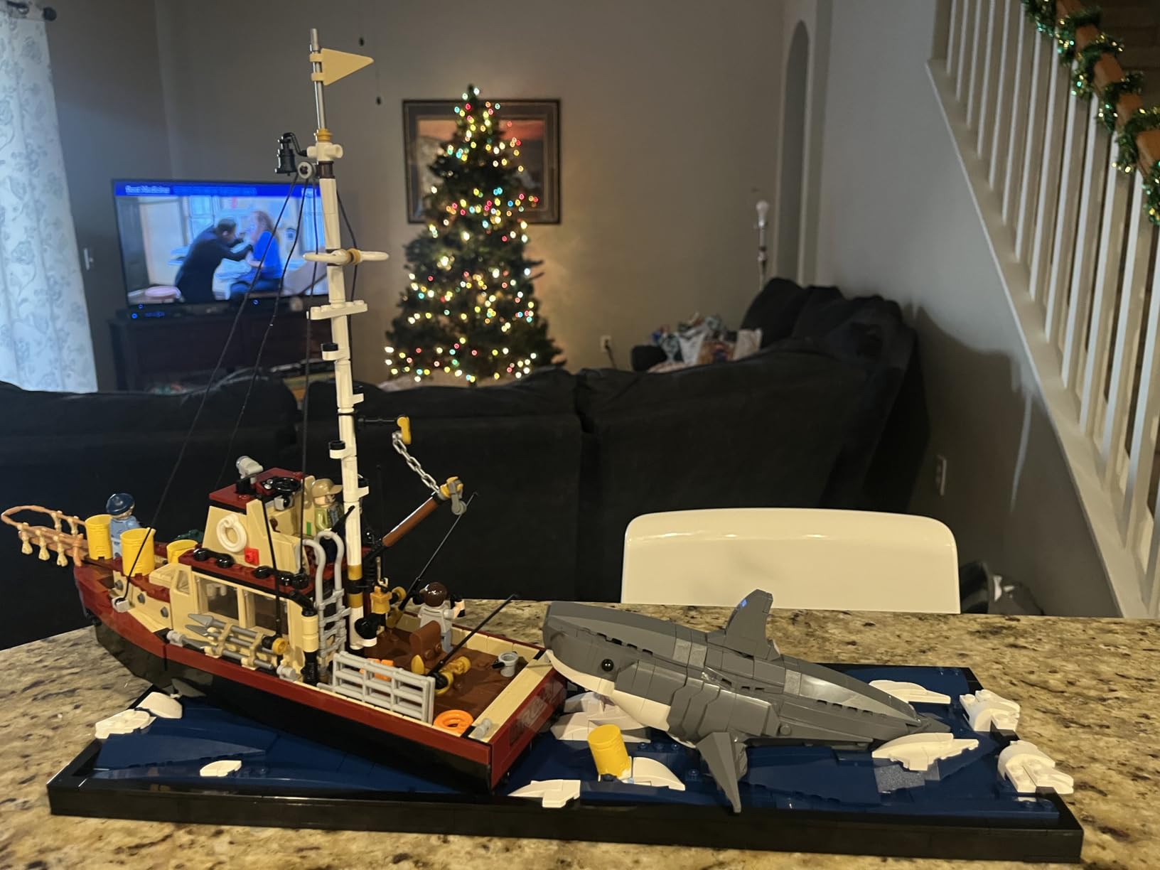 Ideas Jaws Set - Diorama Kit for Fans of the Classic Movie - Shark Toy - Movie Memorabilia Gift for Adults - Includes Orca Boat and Chief Brody, Hooper and Quint Minifigures - 21350 customer photo 1