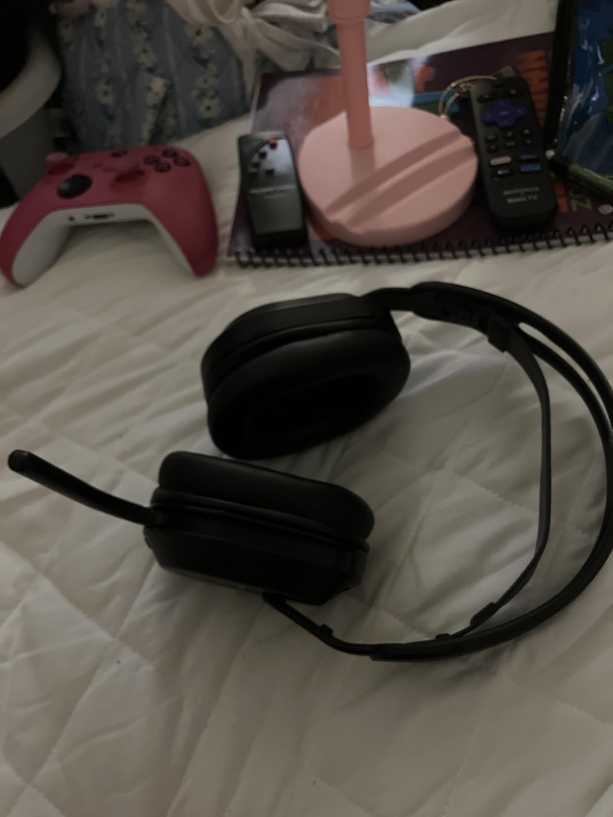 Turtle Beach Stealth 500 Wireless Multiplatform Gaming Headset for Xbox, PC | Xbox Series X|S, Xbox One, Bluetooth, 40mm Drivers, Rechargeable 40-Hr Battery, Flip-to-Mute Mic, Memory Foam Cushions, Black customer photo 1