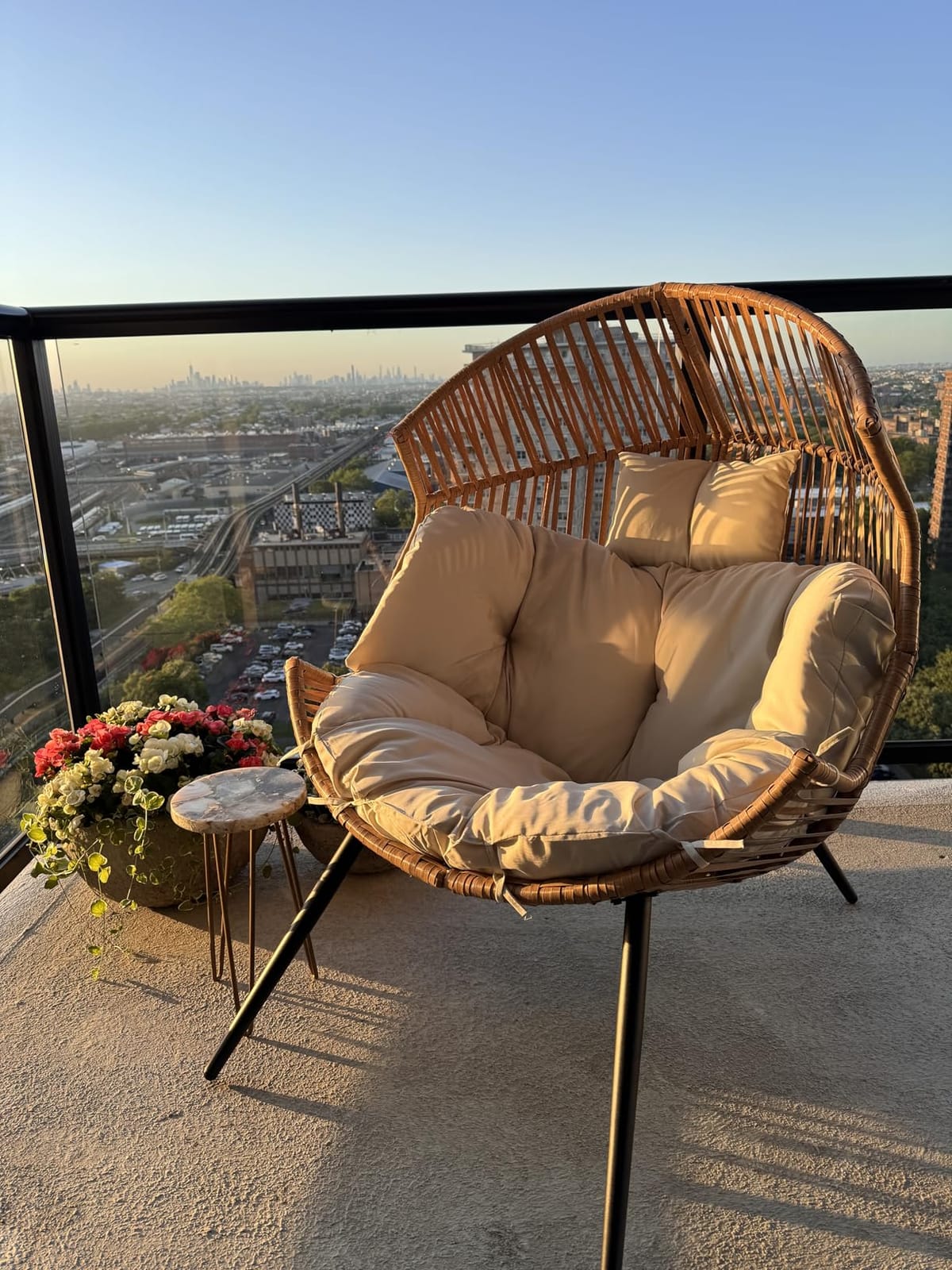 Vongrasig Outdoor Wicker Egg Chair PE Rattan Chair with Cushion, Oversized Patio Lounge Chair for Outdoor, Indoor, Balcony, Backyard, Garden, Beige customer photo 1