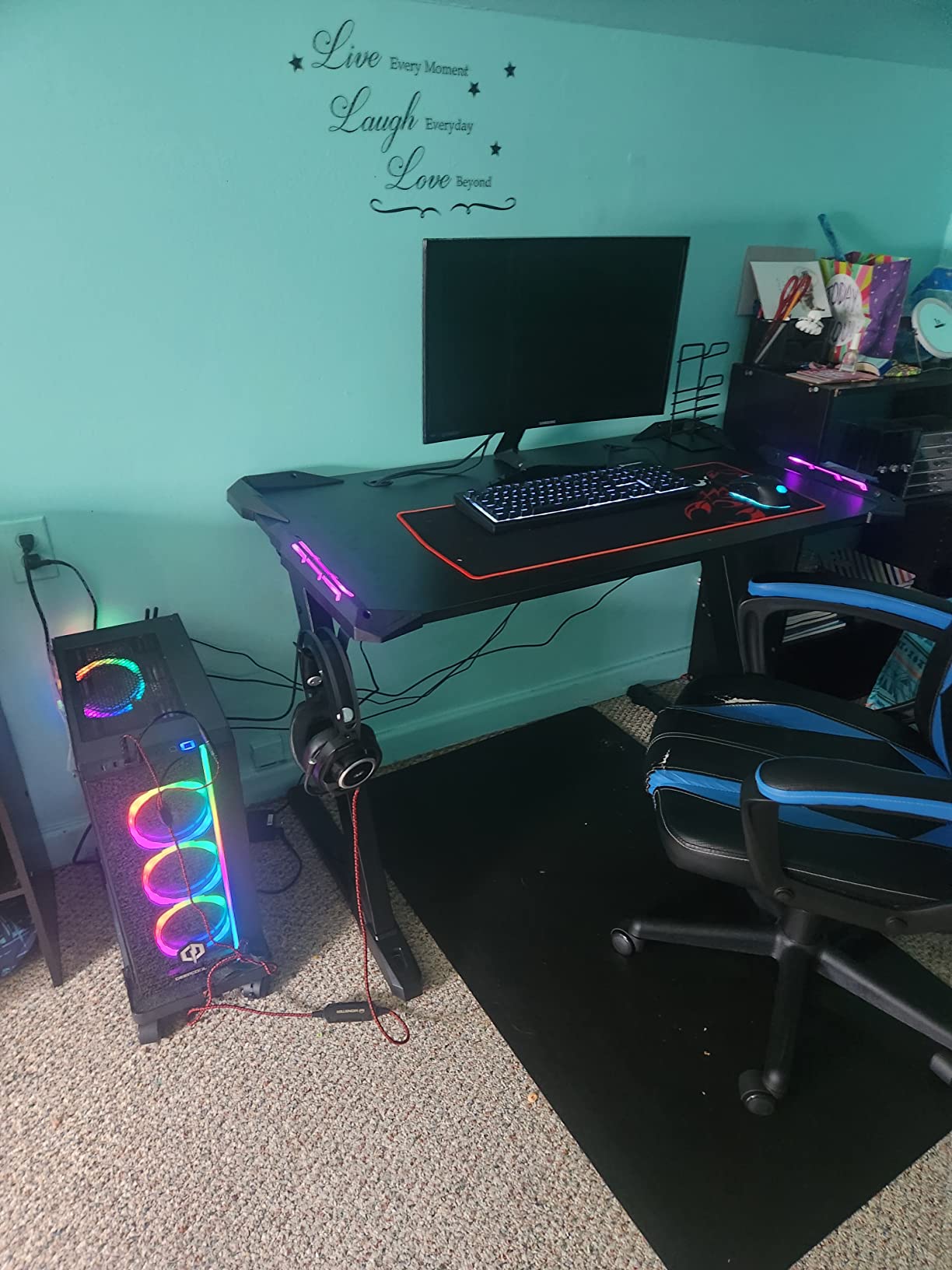 EUREKA ERGONOMIC Gaming Desk, 60 Inch Computer Desk with RGB LED Lights | Carbon fiber-textured top, Z-shaped metal frame customer photo 2