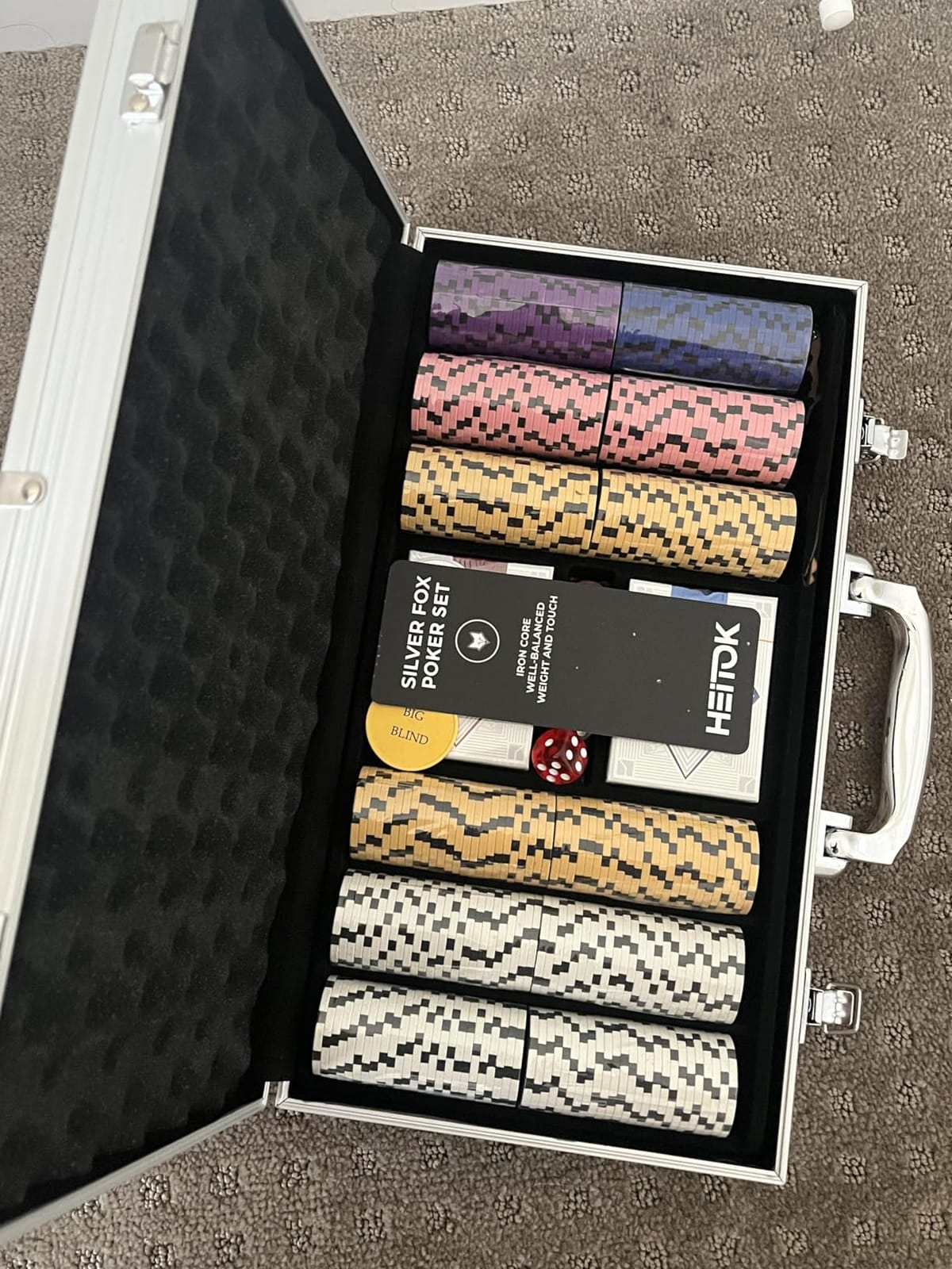 HEITOK 300-Piece Clay Poker Chip Set with Numbered 14g Chips Case customer photo 2