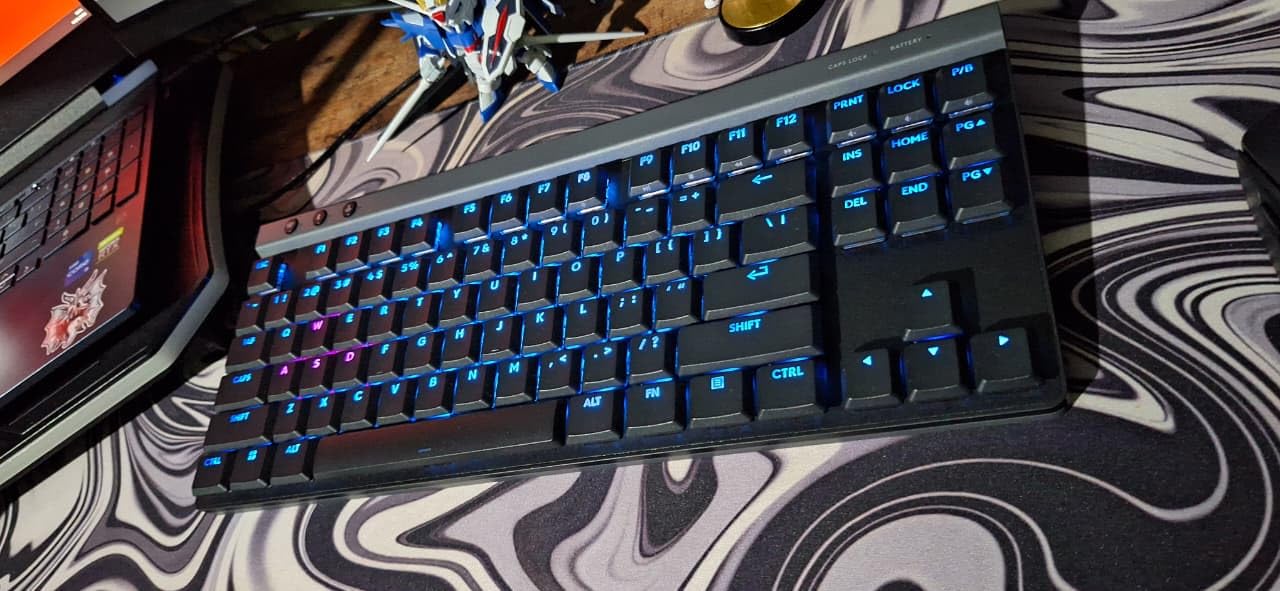 Logitech G515 Lightspeed TKL Wireless Gaming Keyboard (Linear) - Black | LIGHTSPEED wireless, LIGHTSYNC RGB, thin tenkeyless design, double-shot PBT keycaps, mechanical switches customer photo 1