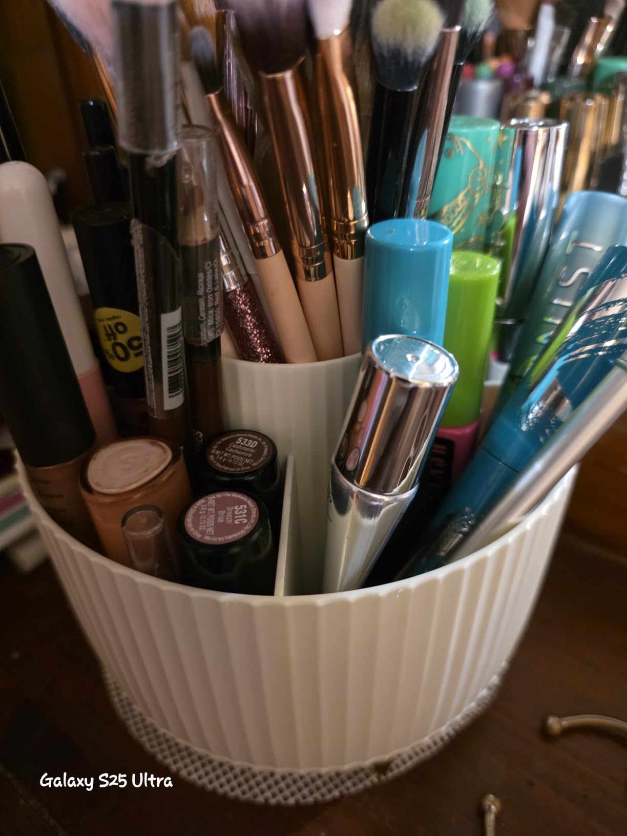 SKYDUE 360 Degree Rotating Desk Organizer, Dual-Purpose Pencil Pen Holder for Desktop, Rotating Desk Pen Organizer with 5 Slots, Pencil Cup for School, Home, Office Supplies (Bean Green) customer photo 1