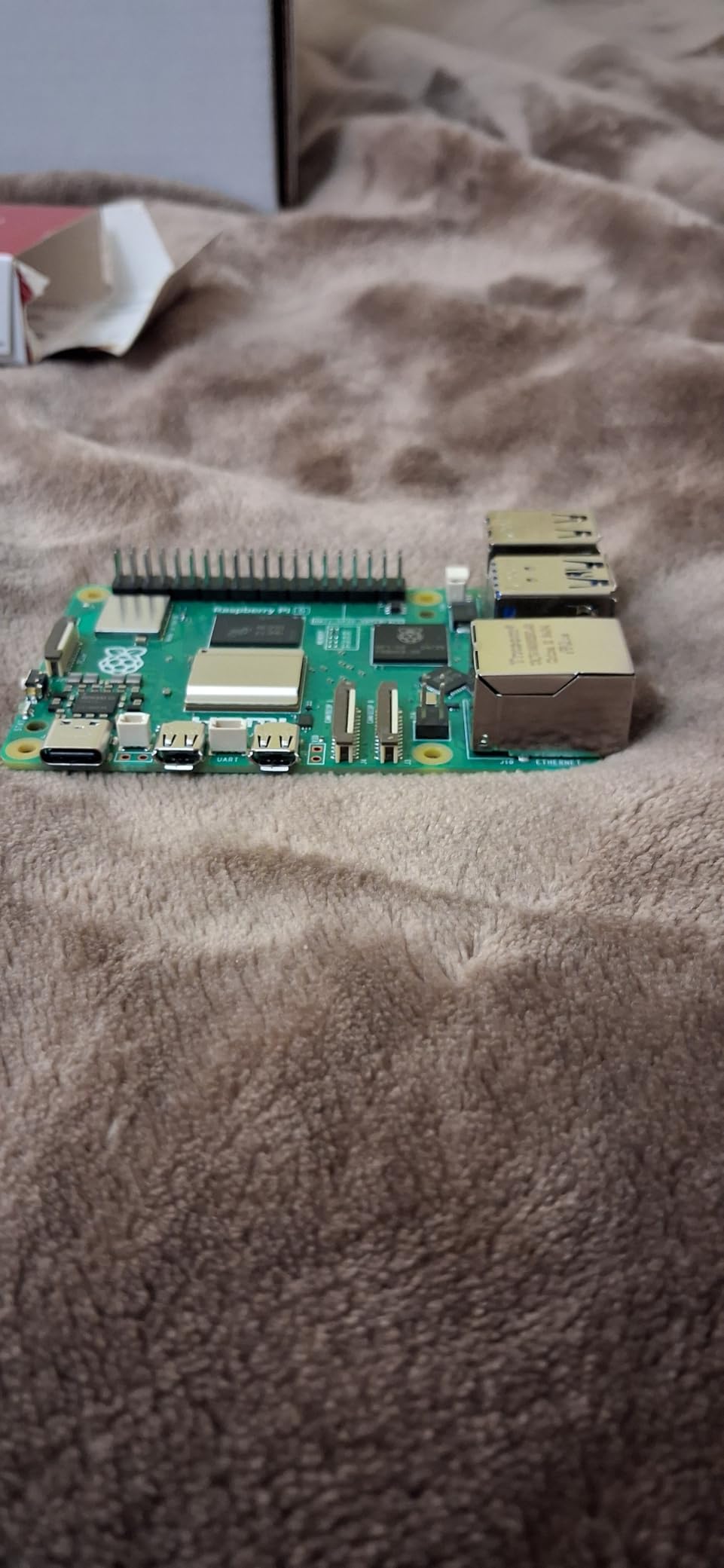 Vilros Raspberry Pi 5 Starter Kit MAX - Official 8GB RAM Pi 5 Board, 128GB Preloaded Micro SD, Case, Power Supply & Cooling - Complete Plug-and-Play Kit for Beginners & Advanced Users customer photo 2