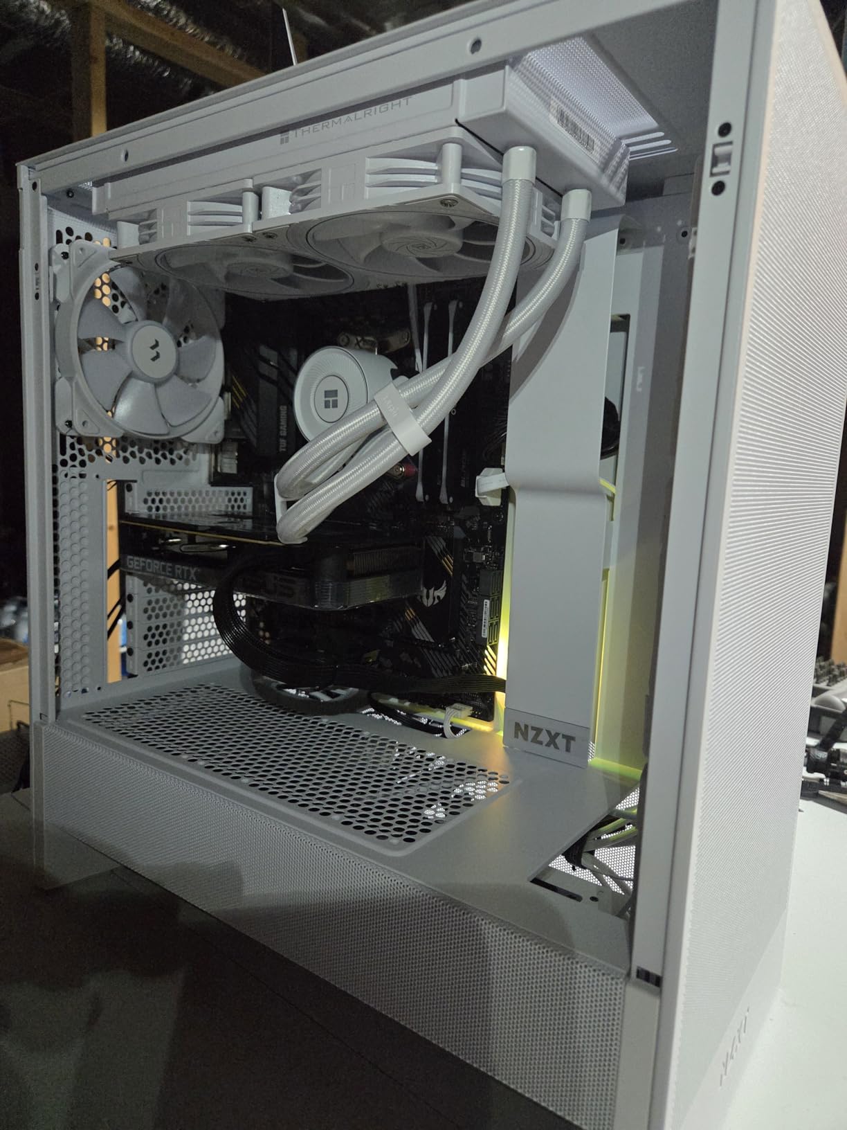 NZXT H5 Flow - Compact ATX Mid-Tower PC Case - Black customer photo 2