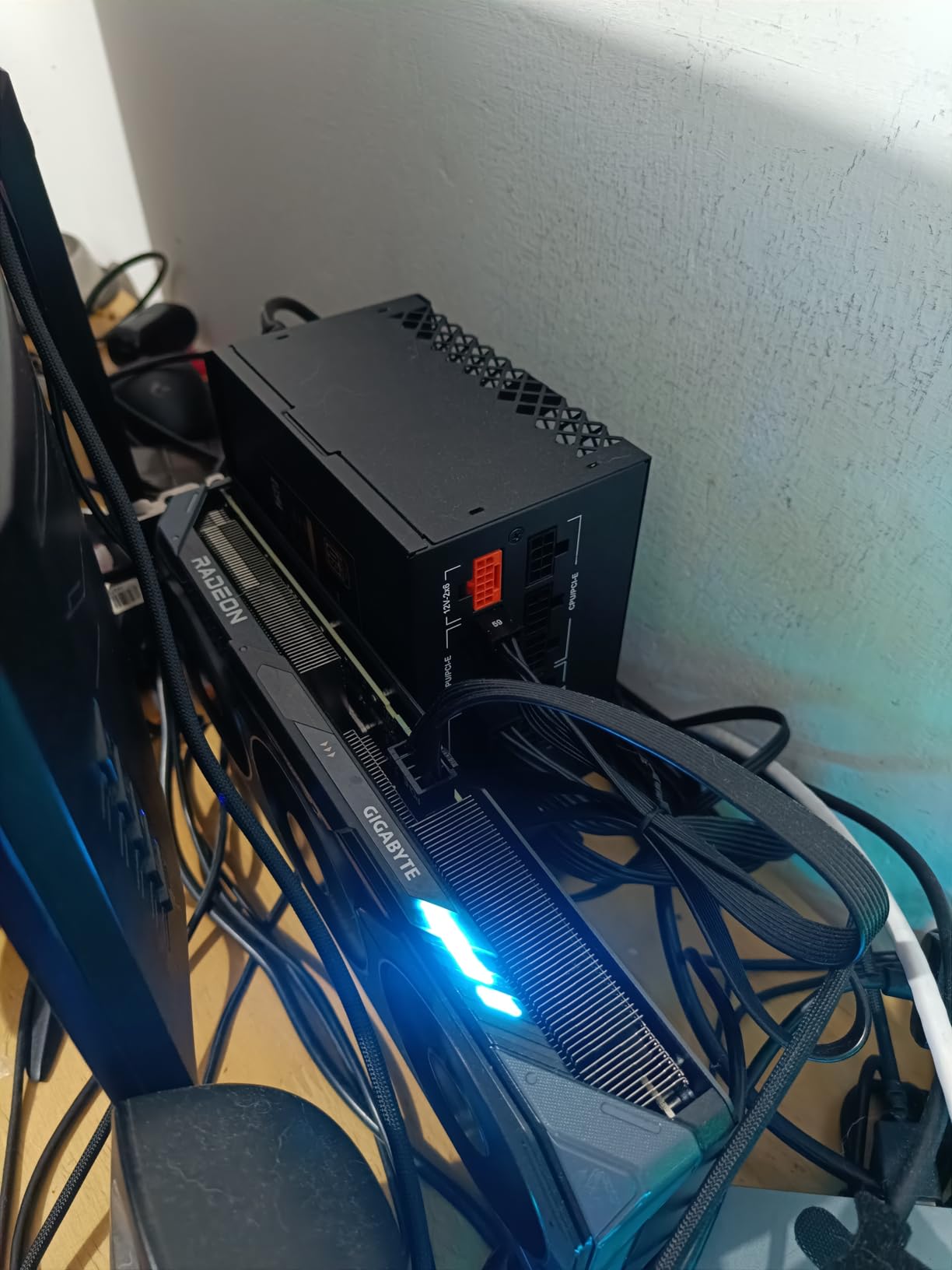 External GPU Dock Station, Mini eGPU Enclosure Only Compatible with Thunderbolt 3/4, USB4 40Gbps Graphics Card Dock Compatible with NVIDIA/AMD PCIe, PD 85W, Daisy Chain, DC/ATX/SFX/Flex Support customer photo 1