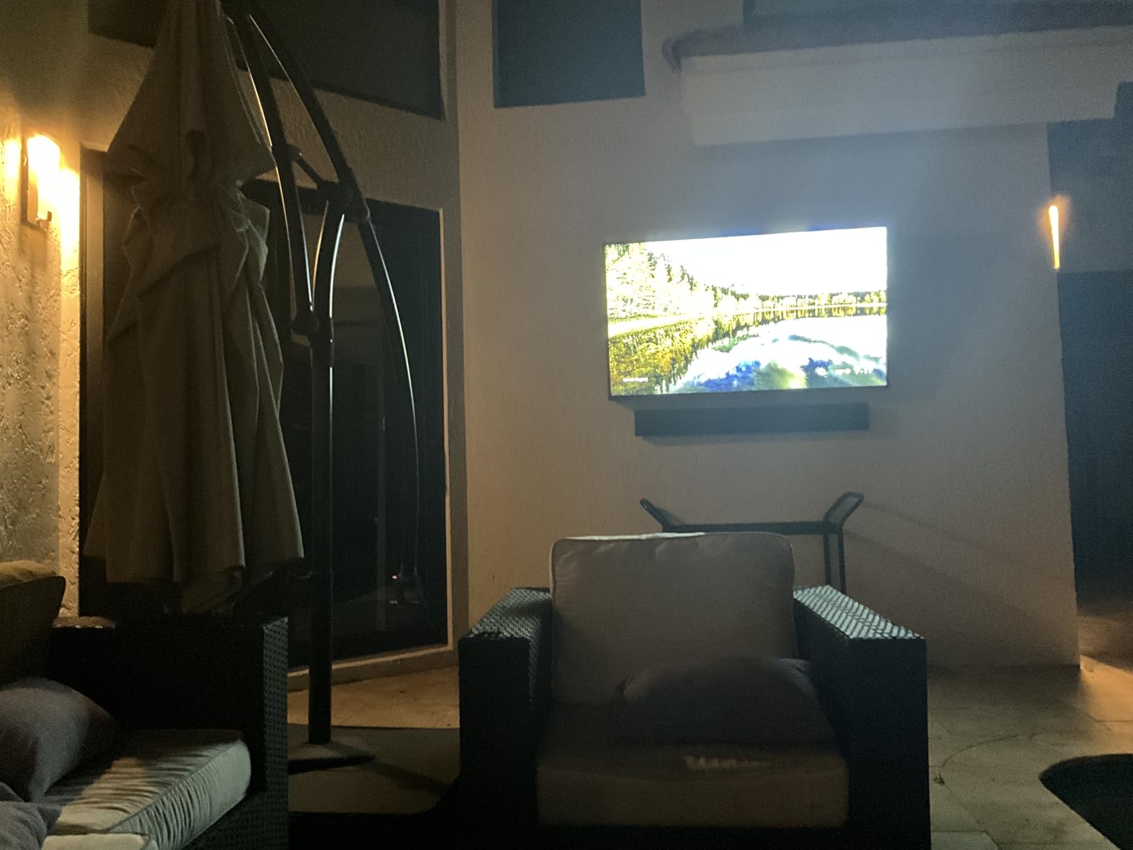 SYLVOX Outdoor TV, 43 inch Smart Waterproof Outdoor TV, 4K UHD Weatherproof | IP56, Support Dolby Vision Atmos, Google Cast, 1000 nit Brightness for Outside Partial Sun & Full Shade (Deck Pro 3.0 /2026) customer photo 1